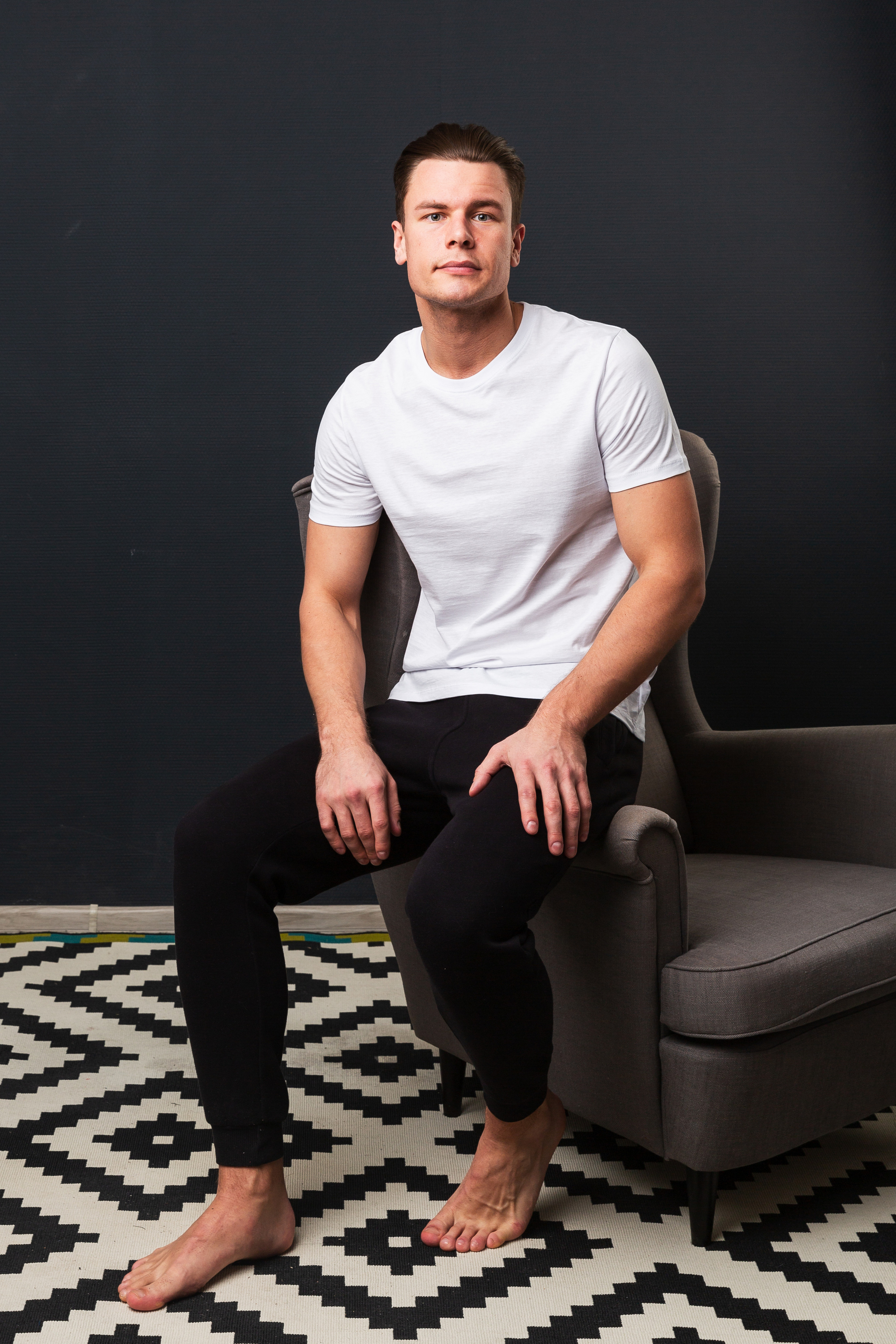 Фотосъёмка одежды для маркетплейсов, сайтов и соцсетей. Фото для каталога. Мужская одежда. Художественный портрет. Портфолио. Модельные тесты. Портретный фотограф Сергей Пушкин.  Портретная фотосессия. Профессиональный фотограф в Санкт-Петербурге. Студийная фотография. Выездная фотостудия. Студийная фотосесия.СПб. Portrait photographer in Saint-Petersburg, Russia. Фотосъемка для Ozon, wildberries. 