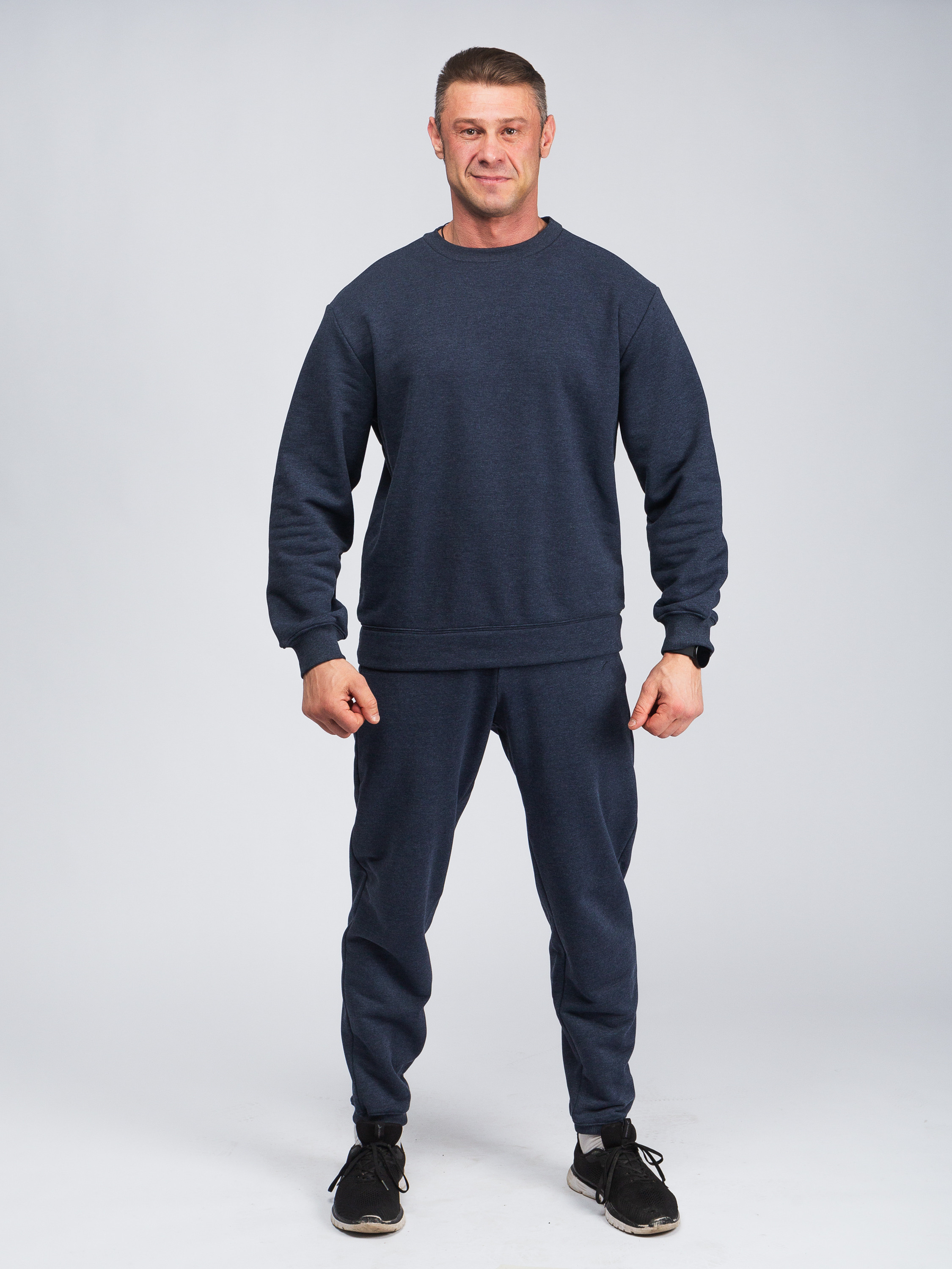 Фотосъёмка спортивной одежды для маркетплейсов, сайтов и соцсетей. Фото для каталога. Мужская одежда. Художественный портрет. Портфолио. Модельные тесты. Портретный фотограф Сергей Пушкин.  Портретная фотосессия. Профессиональный фотограф в Санкт-Петербурге. Студийная фотография. Выездная фотостудия. Студийная фотосесия.СПб. Portrait photographer in Saint-Petersburg, Russia. Фотосъемка для Ozon, wildberries. 