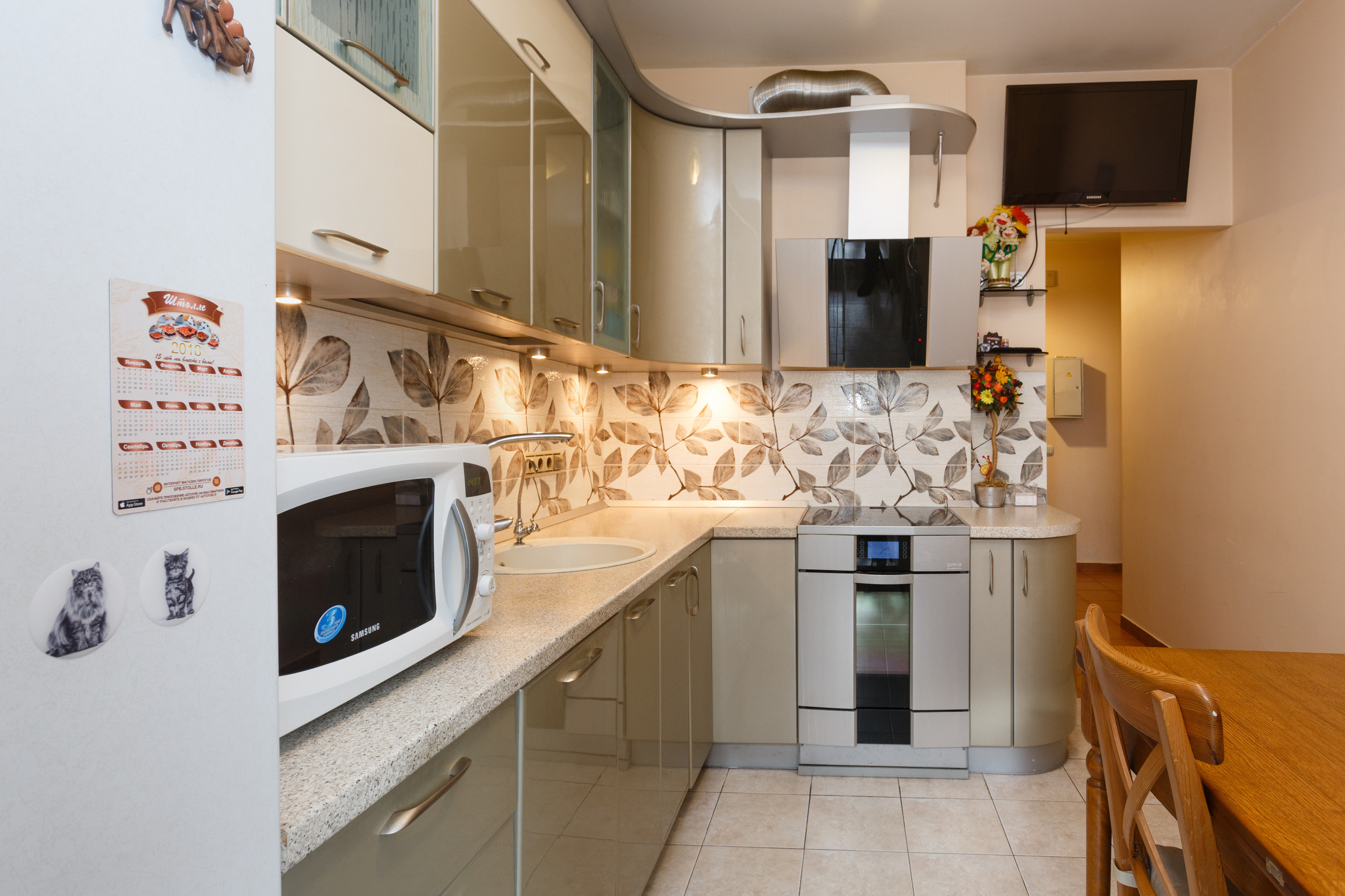 Рекламный фотограф в Санкт-Петербурге. Интерьерная фотосъемка коммерческих помещений. Фотограф Сергей Пушкин. СПб. Фото для сайтов и полиграфии. Сотрудничество агенства. Фотосъемка офисов, арт-пространств, коммерческих помещений и частных квартир на продажу и сдачу в аренду. Photographer  in Saint-Petersburg, Russia.