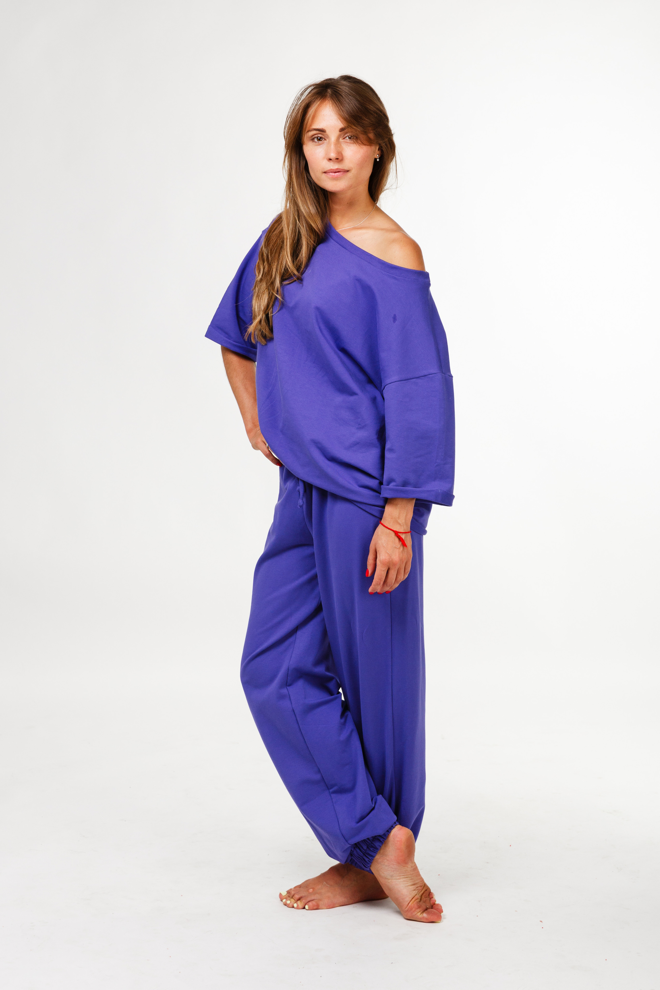 Профессиональный фотограф в Санкт-Петербурге. Студийная фотосъёмка детской и спортивной одежды на моделях для каталогов, маркетплейсов, сайтов и печатной рекламной продукции. Одежда для дома и спорта. Студийная фотосессия для маркетплейсов и соцсетей.