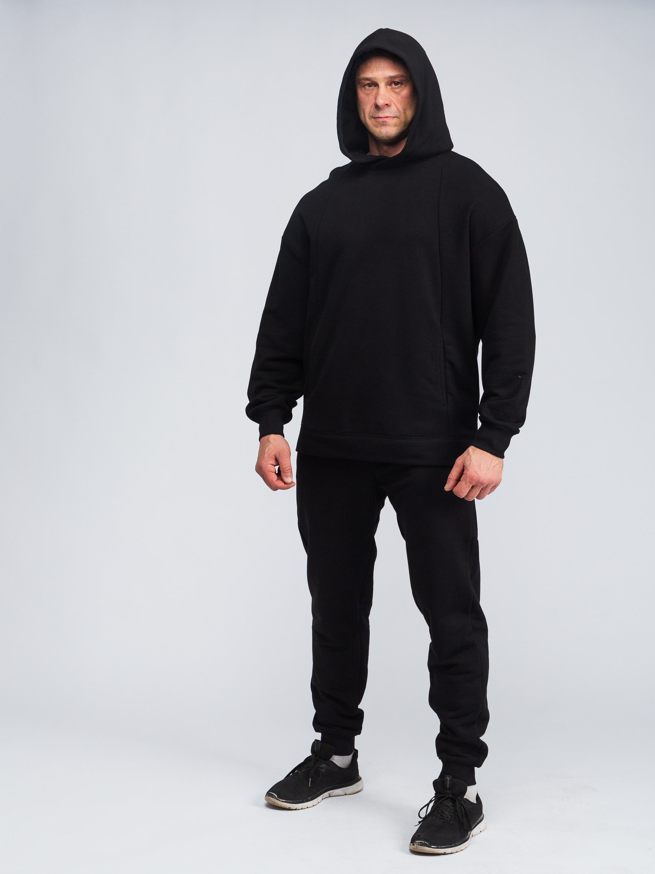 Фотосъёмка спортивной одежды для маркетплейсов, сайтов и соцсетей. Фото для каталога. Мужская одежда. Художественный портрет. Портфолио. Модельные тесты. Портретный фотограф Сергей Пушкин.  Портретная фотосессия. Профессиональный фотограф в Санкт-Петербурге. Студийная фотография. Выездная фотостудия. Студийная фотосесия.СПб. Portrait photographer in Saint-Petersburg, Russia. Фотосъемка для Ozon, wildberries. 