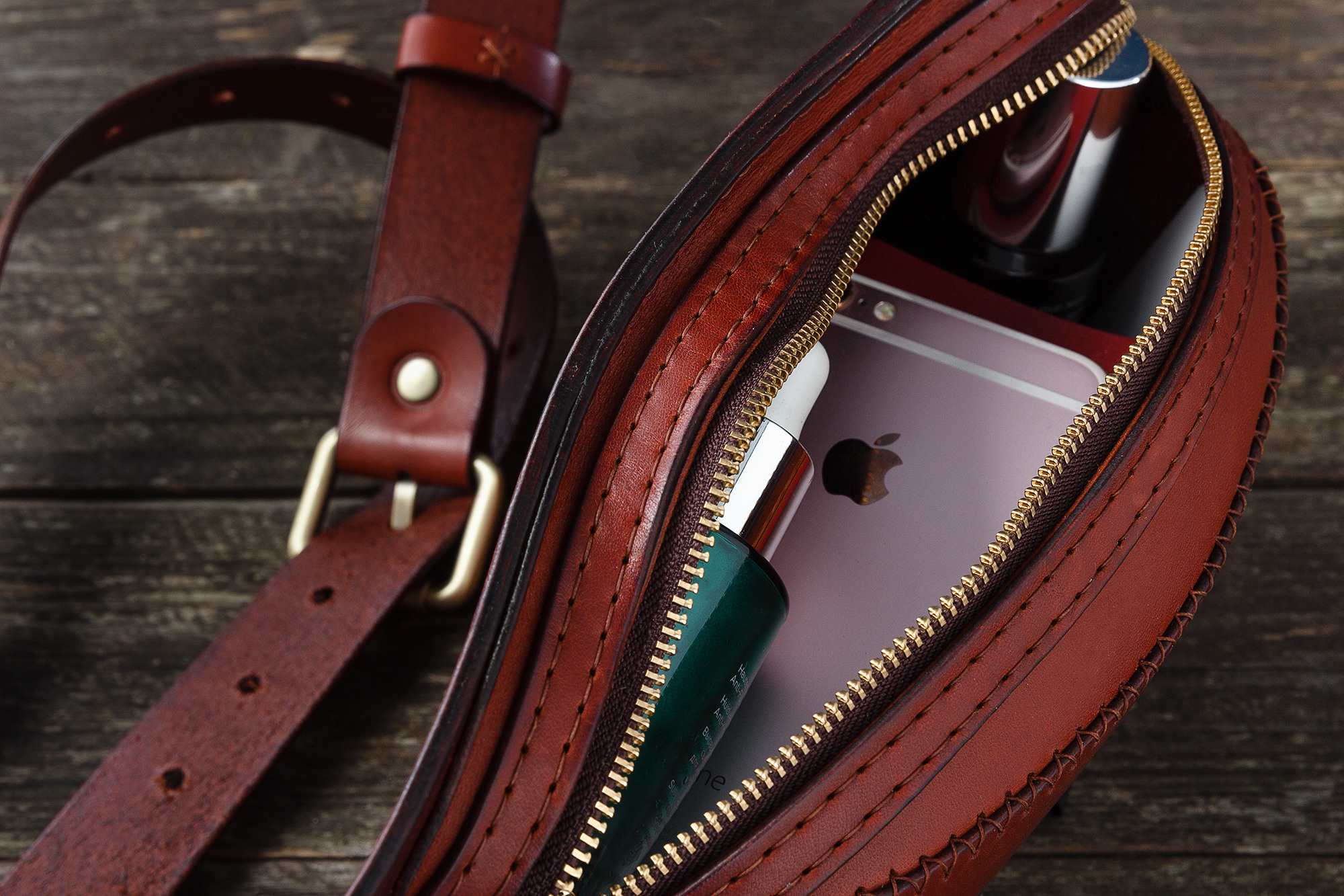 Фотограф Сергей Пушкин в Санкт-Петербурге. Предметная фотосъёмка. Фото для маркетплейсов. Рекламная фотосъёмка. Одежда и аксессуары. Студийная фотография. Реклама. Агенства сотрудничество. Фото для сайта. Сумки ручной работы. Фото для мастеров. изделия из кожи. фото. 