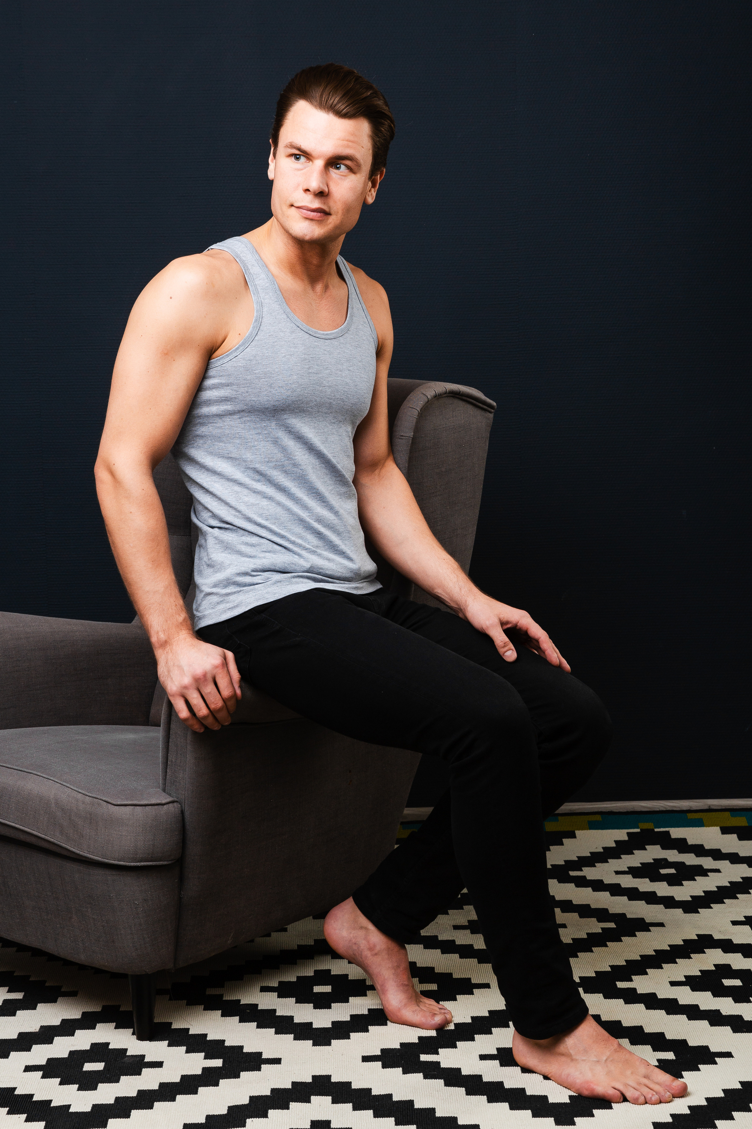 Фотосъёмка одежды для маркетплейсов, сайтов и соцсетей. Фото для каталога. Мужская одежда. Художественный портрет. Портфолио. Модельные тесты. Портретный фотограф Сергей Пушкин.  Портретная фотосессия. Профессиональный фотограф в Санкт-Петербурге. Студийная фотография. Выездная фотостудия. Студийная фотосесия.СПб. Portrait photographer in Saint-Petersburg, Russia. Фотосъемка для Ozon, wildberries. 