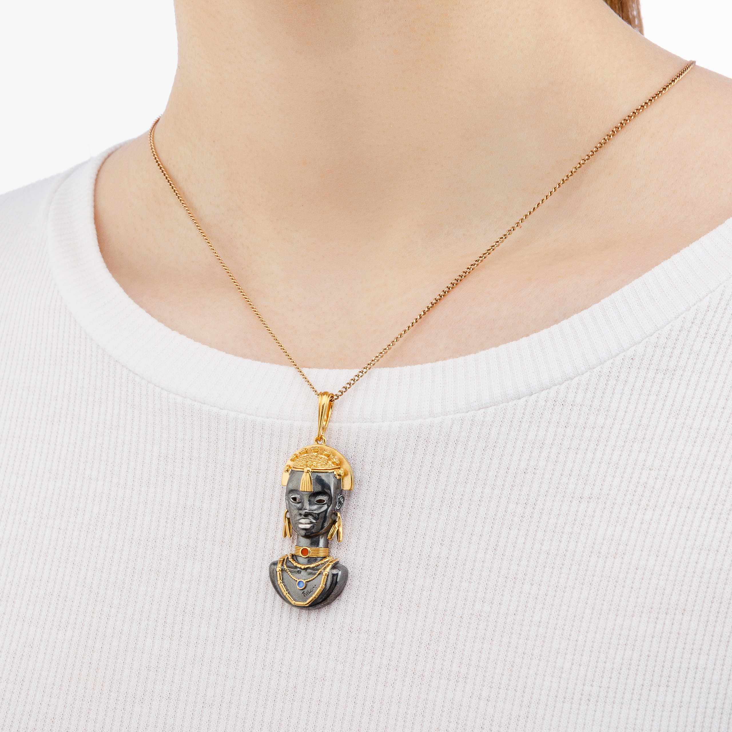 Фотосессия в студии в спб. Фотосессия юкрашений и бижутерии. Фотограф в студии в спб для украшений.  Портретная фотосъемка ювелирных украшений на моделях. Профессиональный фотограф в Санкт-Петербурге. Студийная рекламная фотография. Ювелирный фотограф Сергей Пушкин. Фото для каталога и маркетплейсов. Фотосъёмка на белом фоне. Product photographer in Saint-Petersburg, Russia. Gems photo.