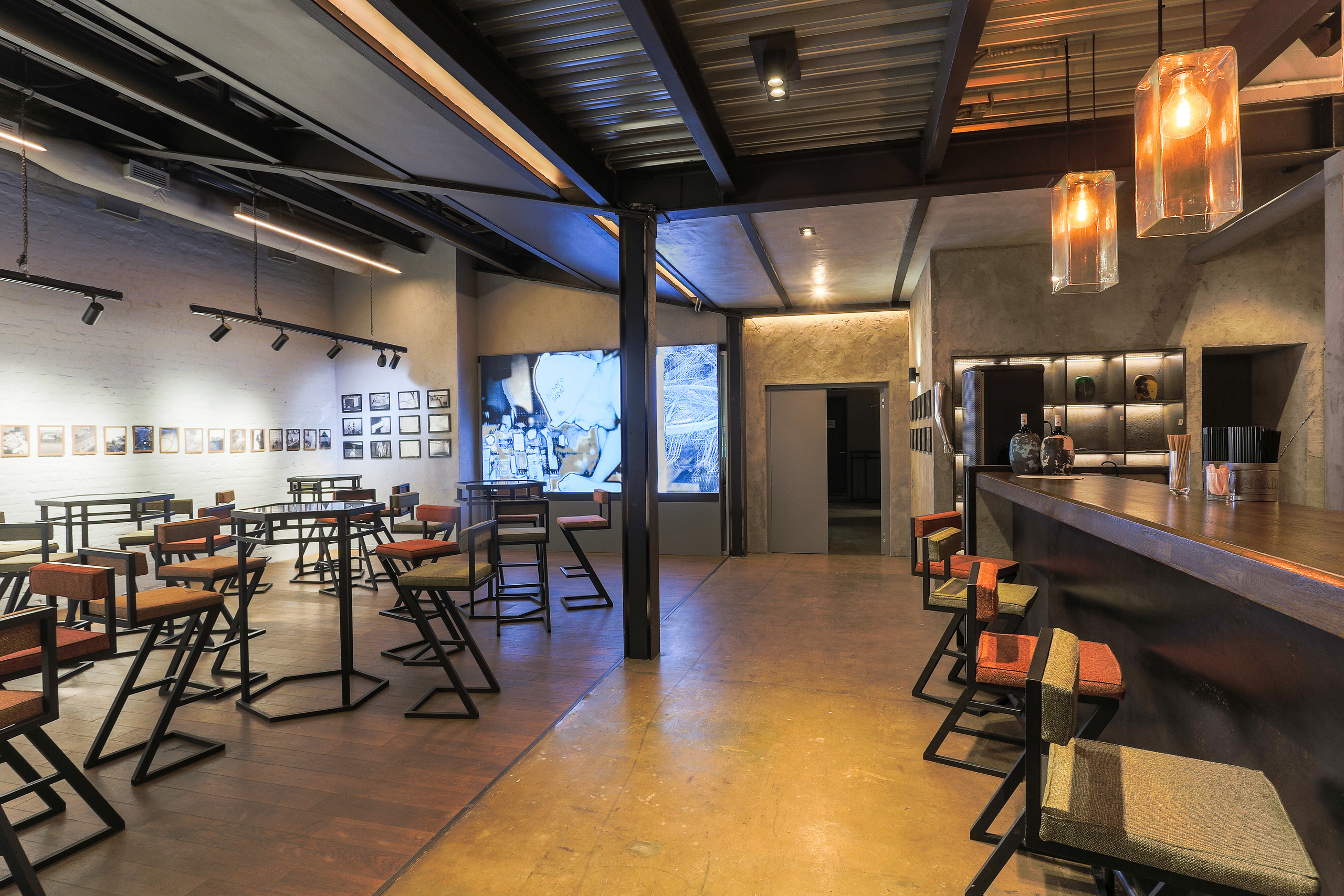 Рекламный фотограф в Санкт-Петербурге. Интерьерная фотосъемка. Фотограф Сергей Пушкин. СПб. Фото для сайтов и полиграфии. Сотрудничество агенства. Фотосъемка ресторанов, арт-пространств и частных помещений. Photographer  in Saint-Petersburg, Russia.