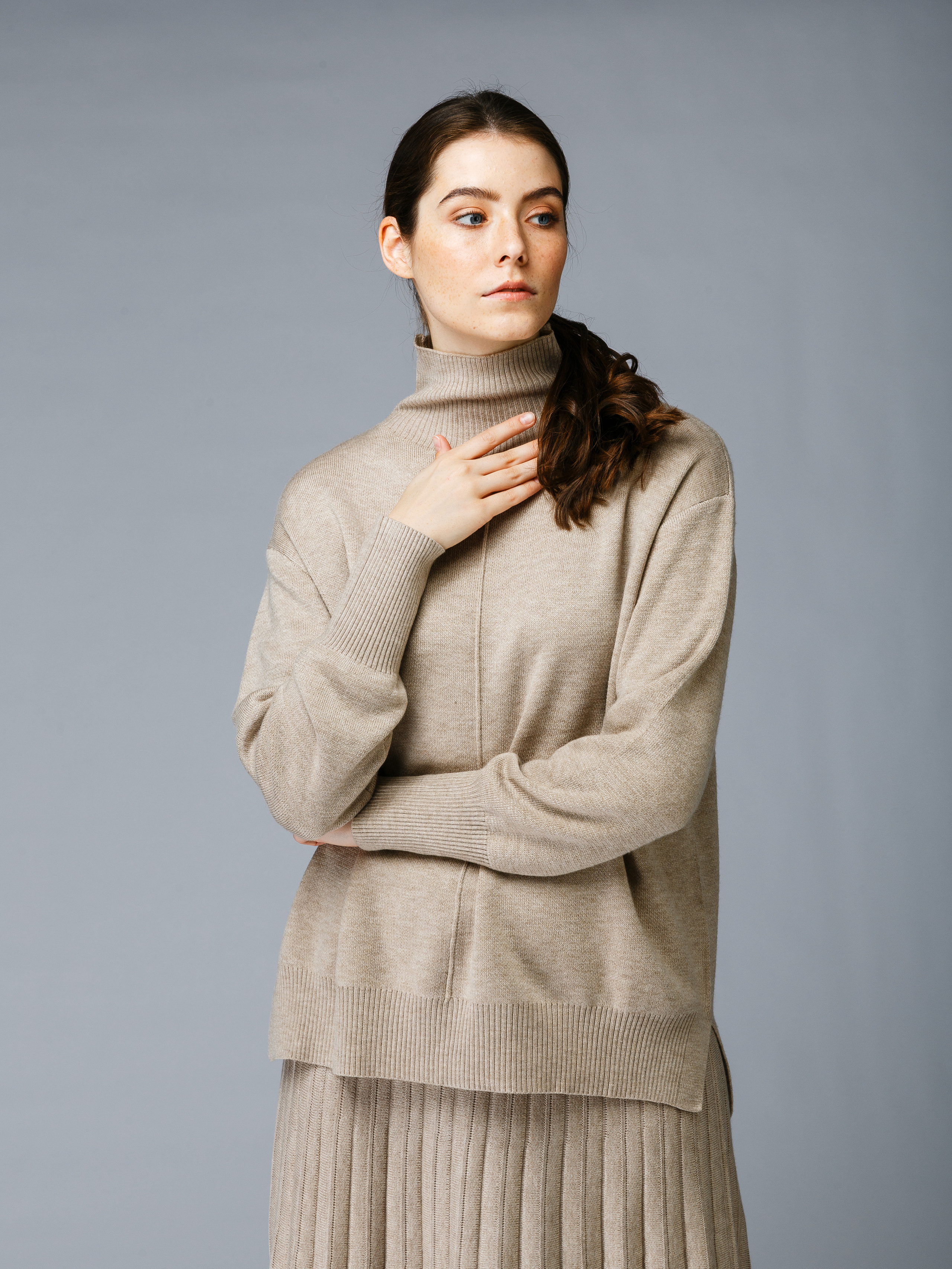 Профессиональный фотограф в Санкт-Петербурге. Студийная фотосъёмка одежды на моделях для каталогов, маркетплейсов, сайтов и печатной рекламной продукции. 