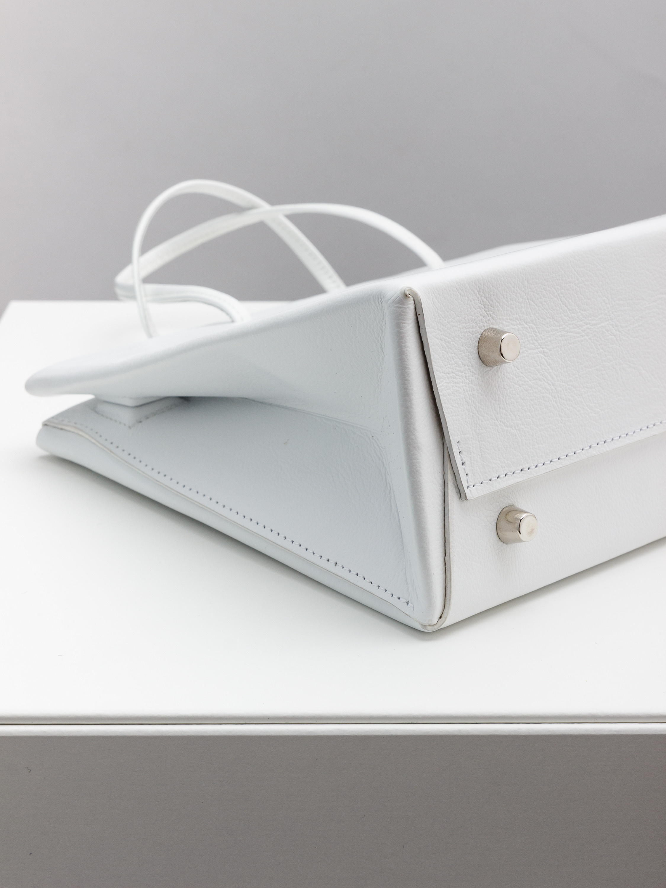 Фотограф Сергей Пушкин в Санкт-Петербурге. Предметная фотосъёмка. Фото для маркетплейсов. Рекламная фотосъёмка. Одежда и аксессуары. Студийная фотография. Реклама. Агенства сотрудничество. Фото для сайта. Сумки ручной работы. Фото для мастеров. изделия из кожи. фото. 