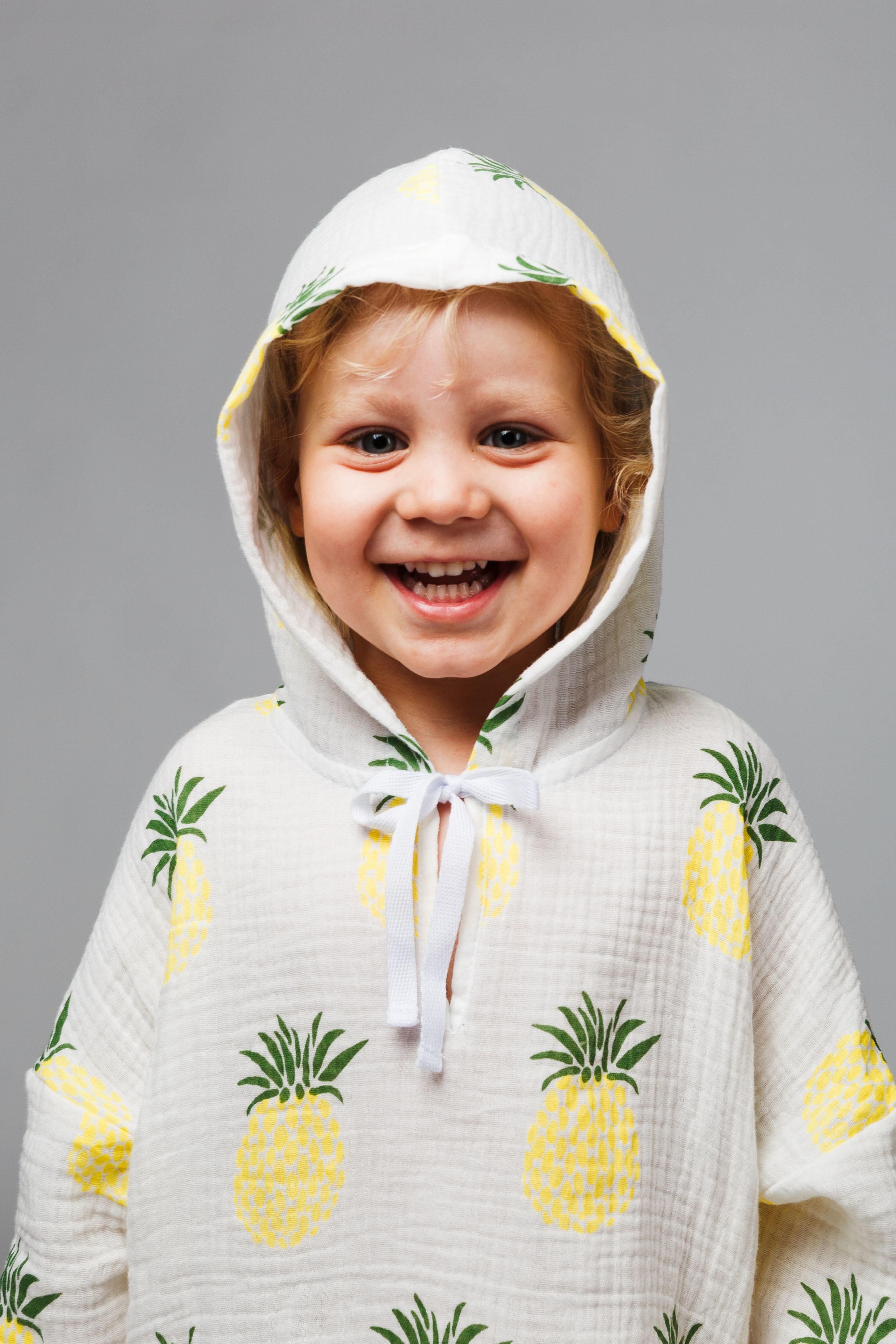 Фотосъёмка детской одежды для маркетплейсов, сайтов и соцсетей. Портретная фотосессия. Профессиональный фотограф в Санкт-Петербурге. Студийная фотография. Выездная фотостудия. СПб. Художественный портрет. Портретный фотограф Сергей Пушкин. Portrait photographer in Saint-Petersburg, Russia. Фотосъемка для Ozon, wildberries. 