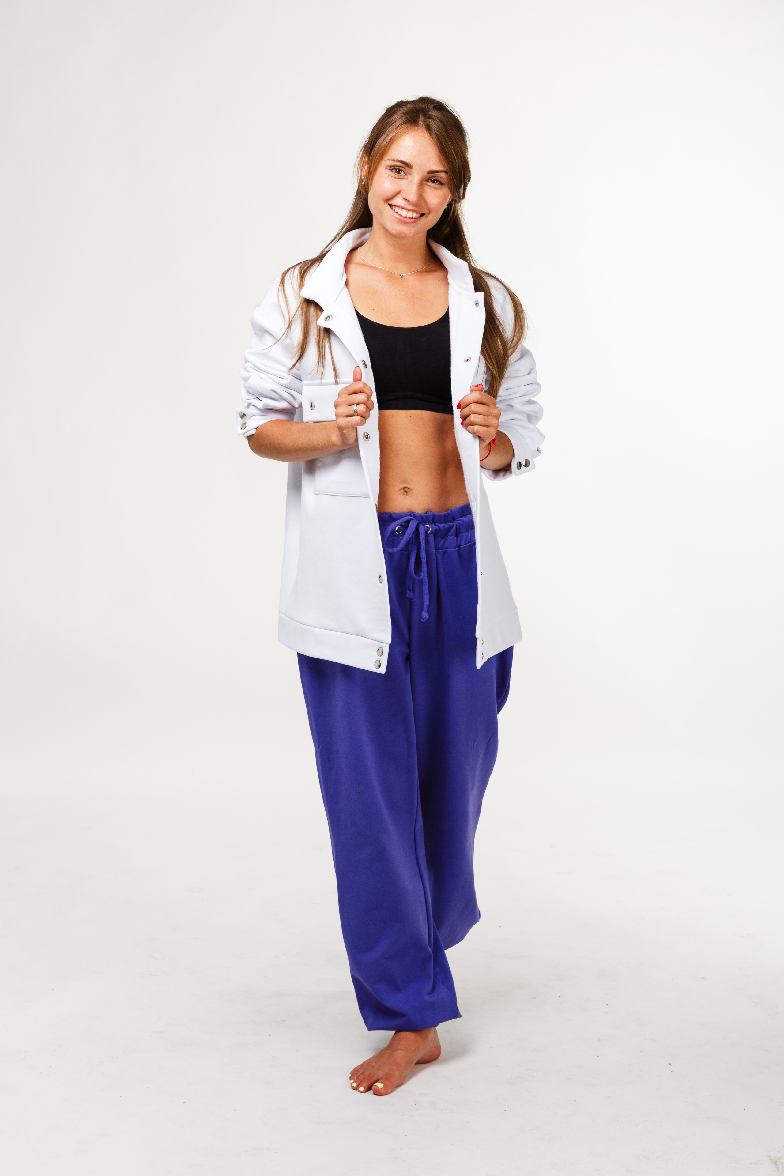 Профессиональный фотограф в Санкт-Петербурге. Студийная фотосъёмка детской и спортивной одежды на моделях для каталогов, маркетплейсов, сайтов и печатной рекламной продукции. Одежда для дома и спорта. Студийная фотосессия для маркетплейсов и соцсетей.