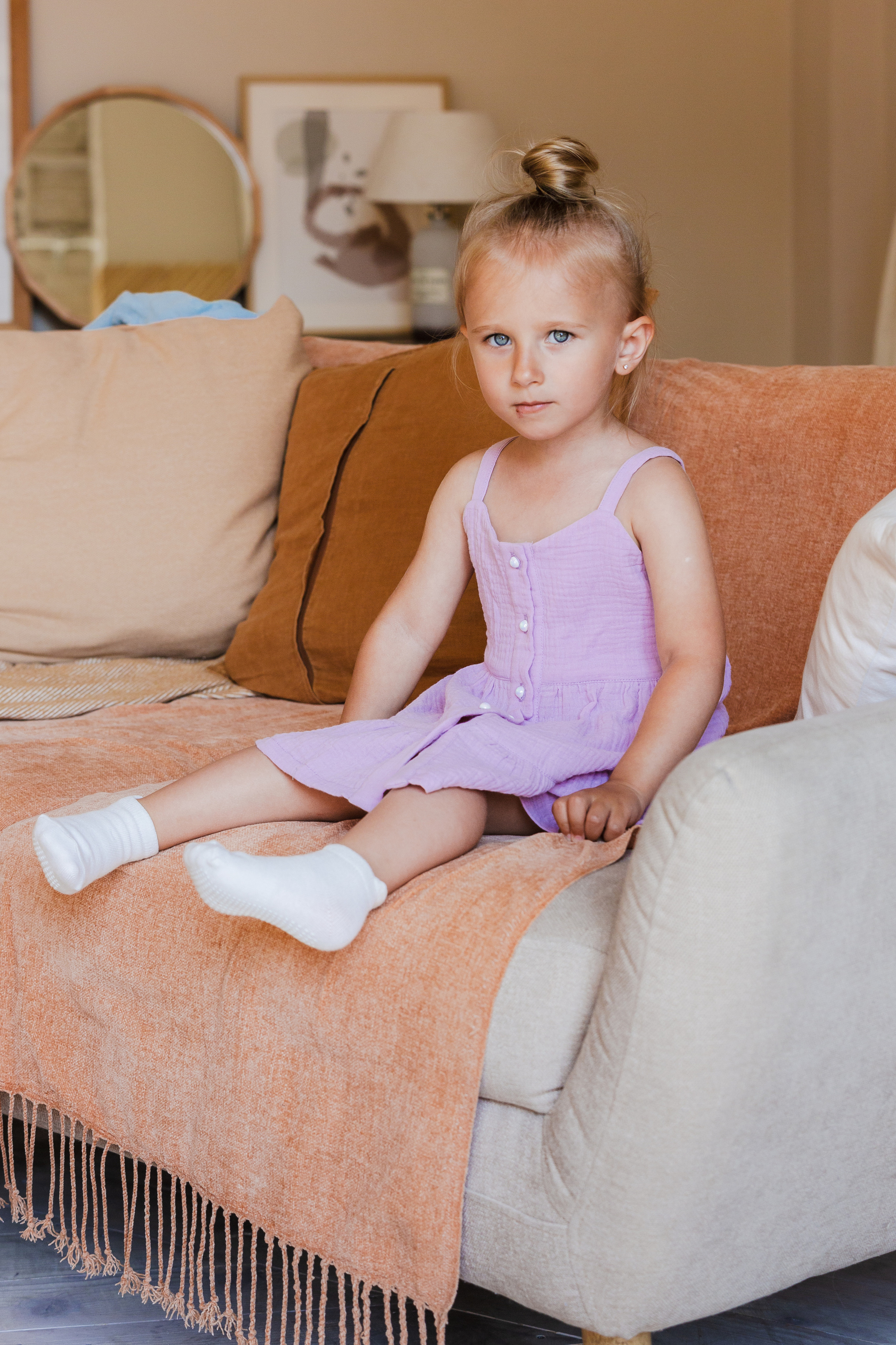 Детская студийная фотосъемка для соцсетей бренда одежды