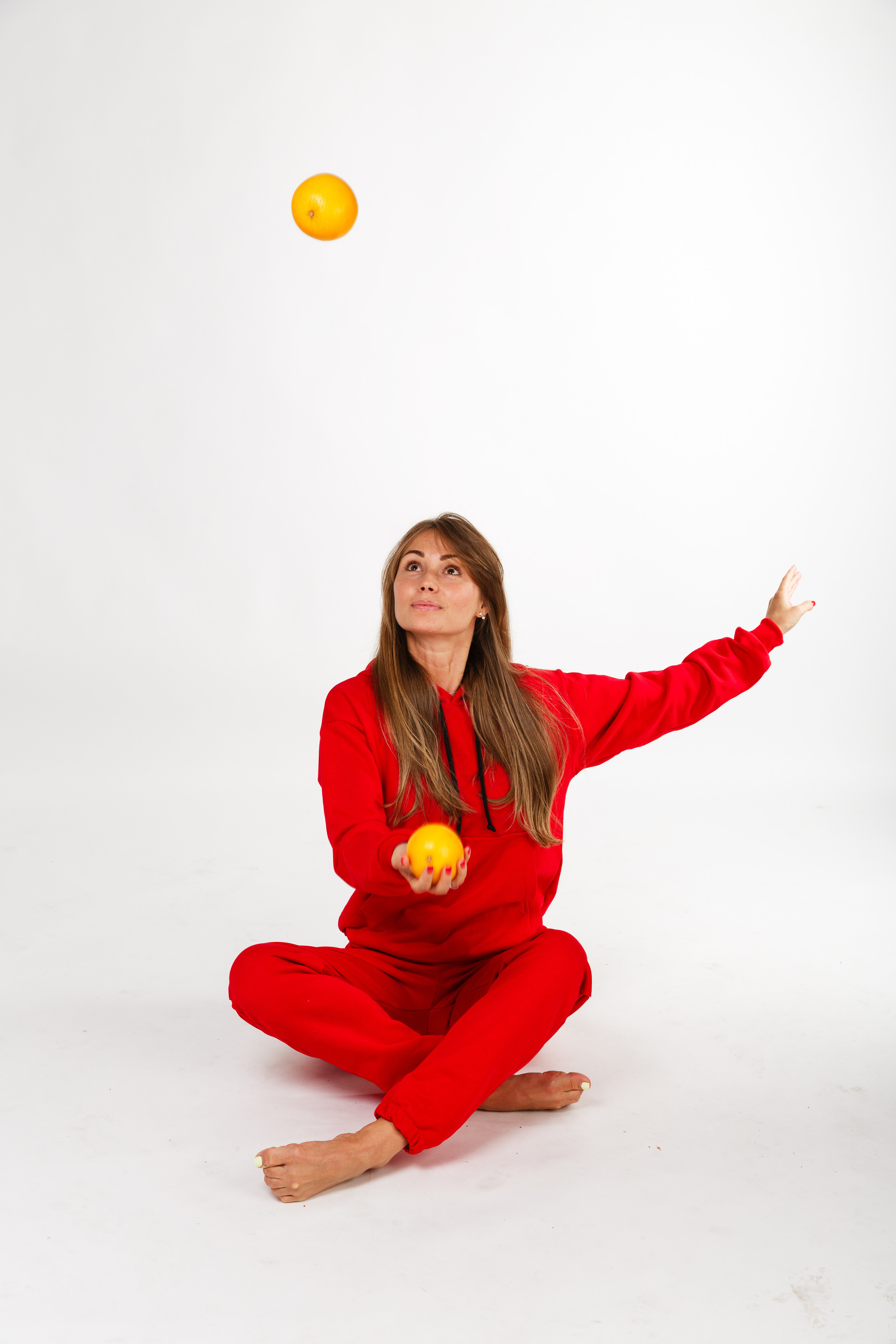 Профессиональный фотограф в Санкт-Петербурге. Студийная фотосъёмка детской и спортивной одежды на моделях для каталогов, маркетплейсов, сайтов и печатной рекламной продукции. Одежда для дома и спорта. Студийная фотосессия для маркетплейсов и соцсетей.