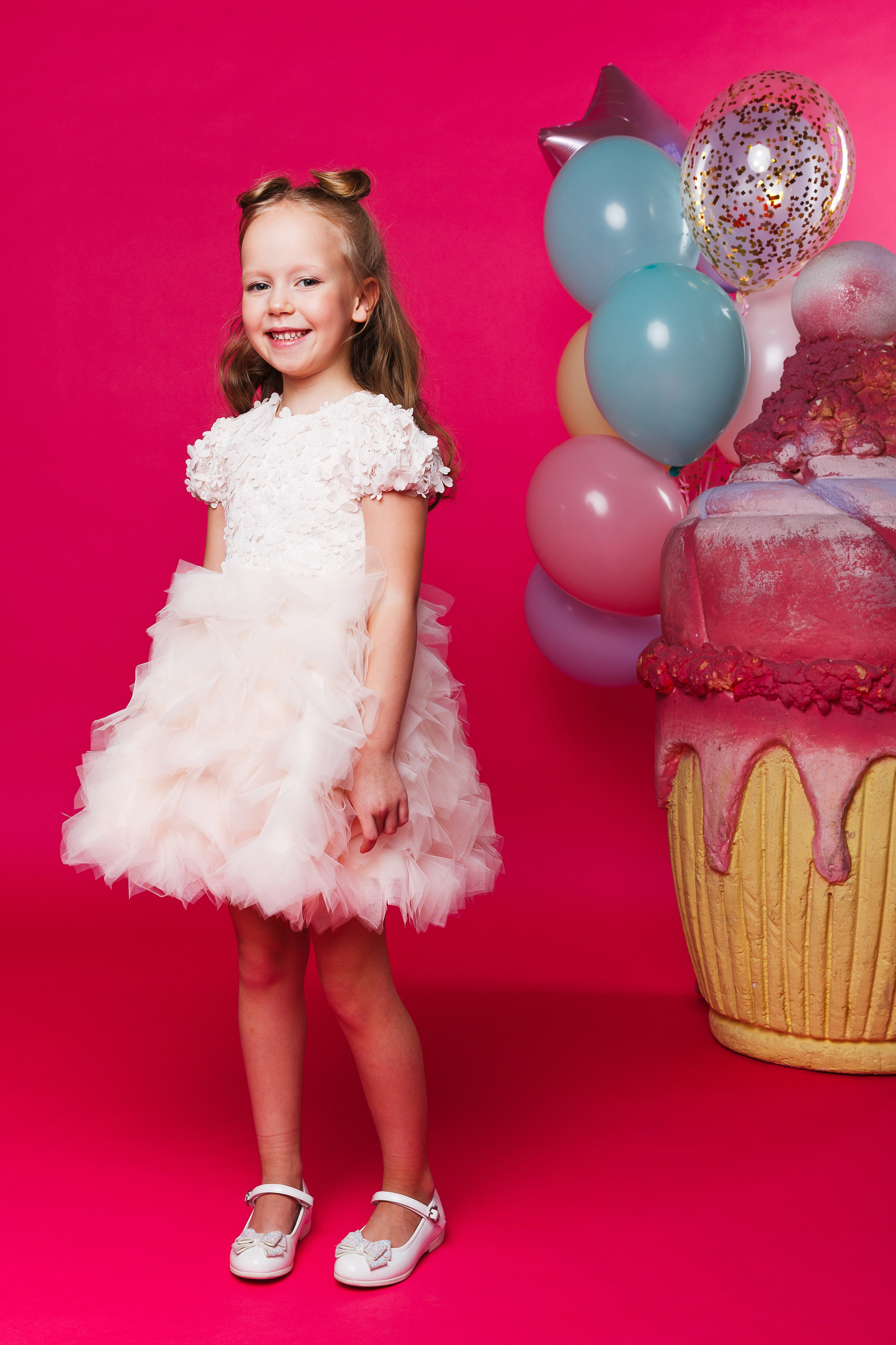 Фотосъёмка детской одежды для маркетплейсов, сайтов и соцсетей. Портретная фотосессия. Профессиональный фотограф в Санкт-Петербурге. Студийная фотография. Выездная фотостудия. СПб. Художественный портрет. Портретный фотограф Сергей Пушкин. Portrait photographer in Saint-Petersburg, Russia. Фотосъемка для Ozon, wildberries. 