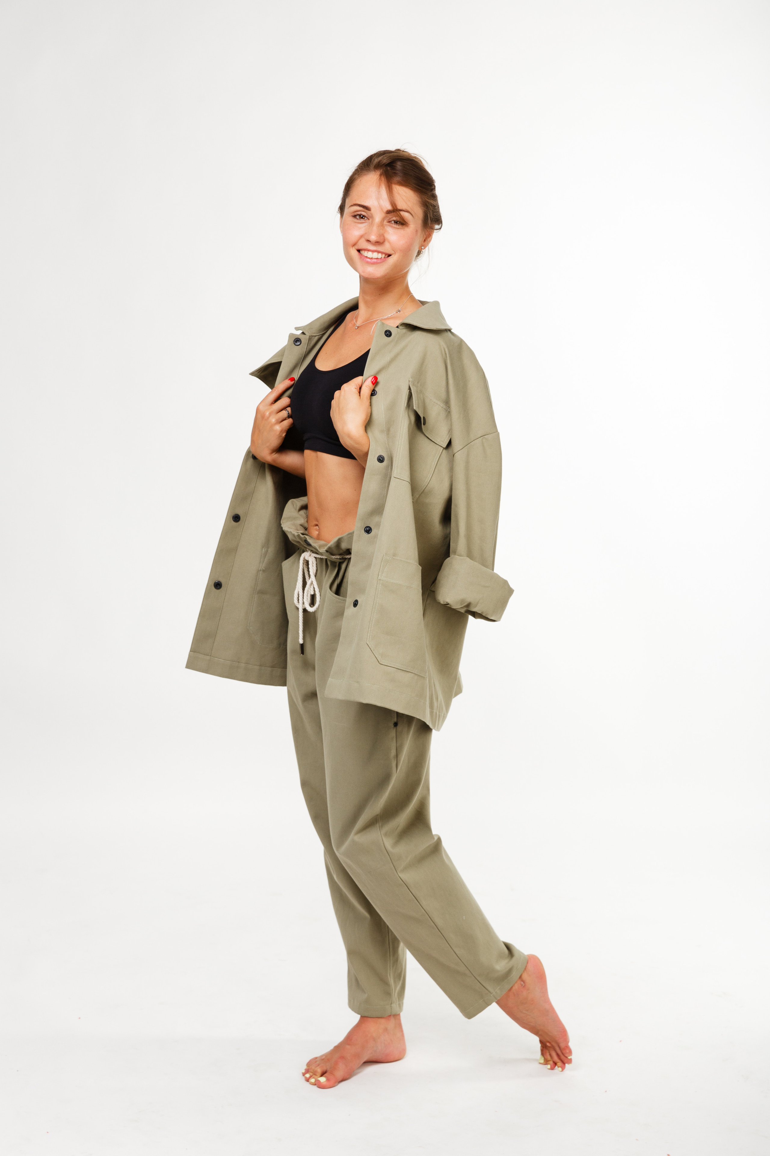 Профессиональный фотограф в Санкт-Петербурге. Студийная фотосъёмка детской и спортивной одежды на моделях для каталогов, маркетплейсов, сайтов и печатной рекламной продукции. Одежда для дома и спорта. Студийная фотосессия для маркетплейсов и соцсетей.