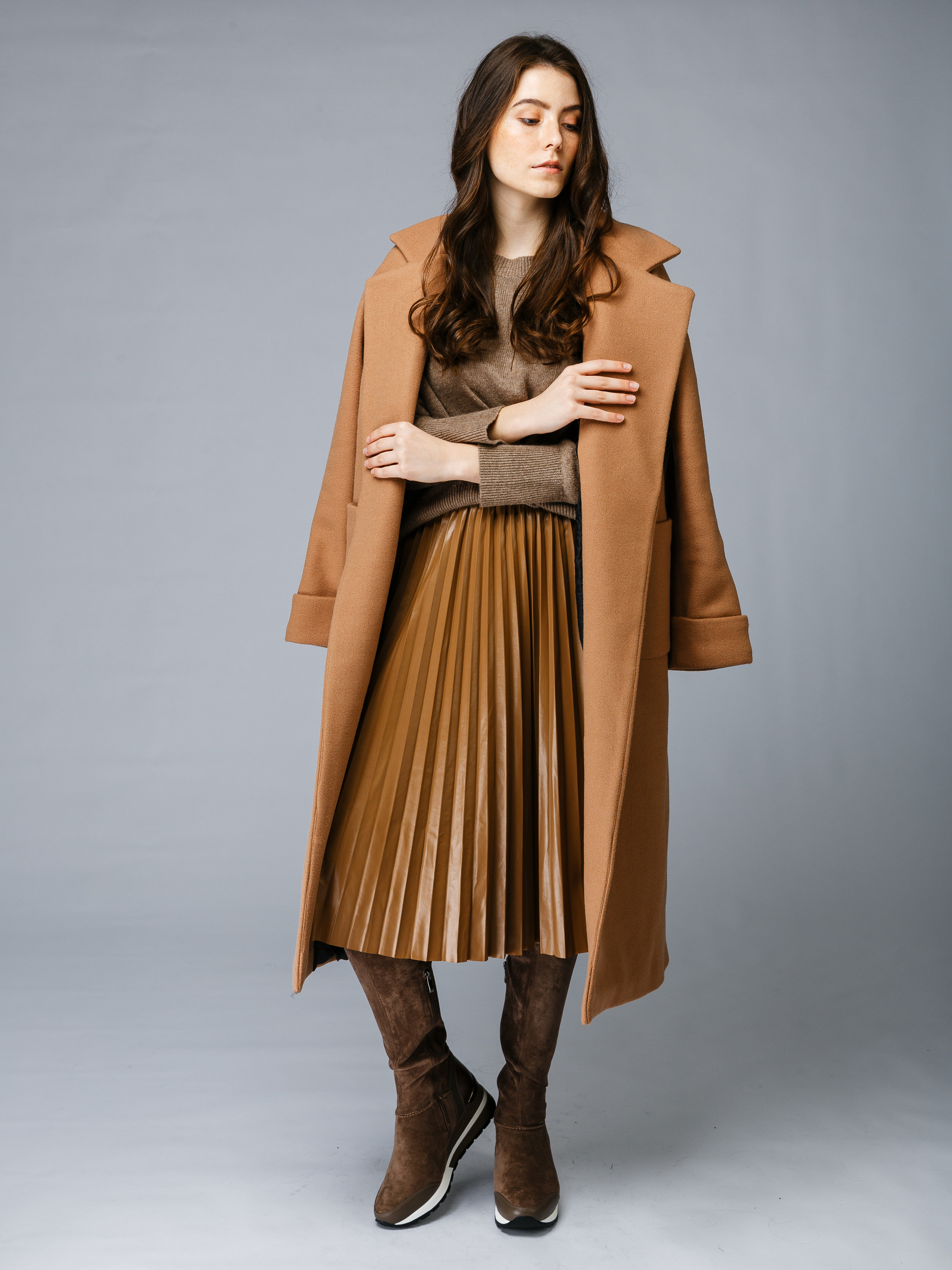 Профессиональный фотограф в Санкт-Петербурге. Студийная фотосъёмка одежды на моделях для каталогов, маркетплейсов, сайтов и печатной рекламной продукции. 