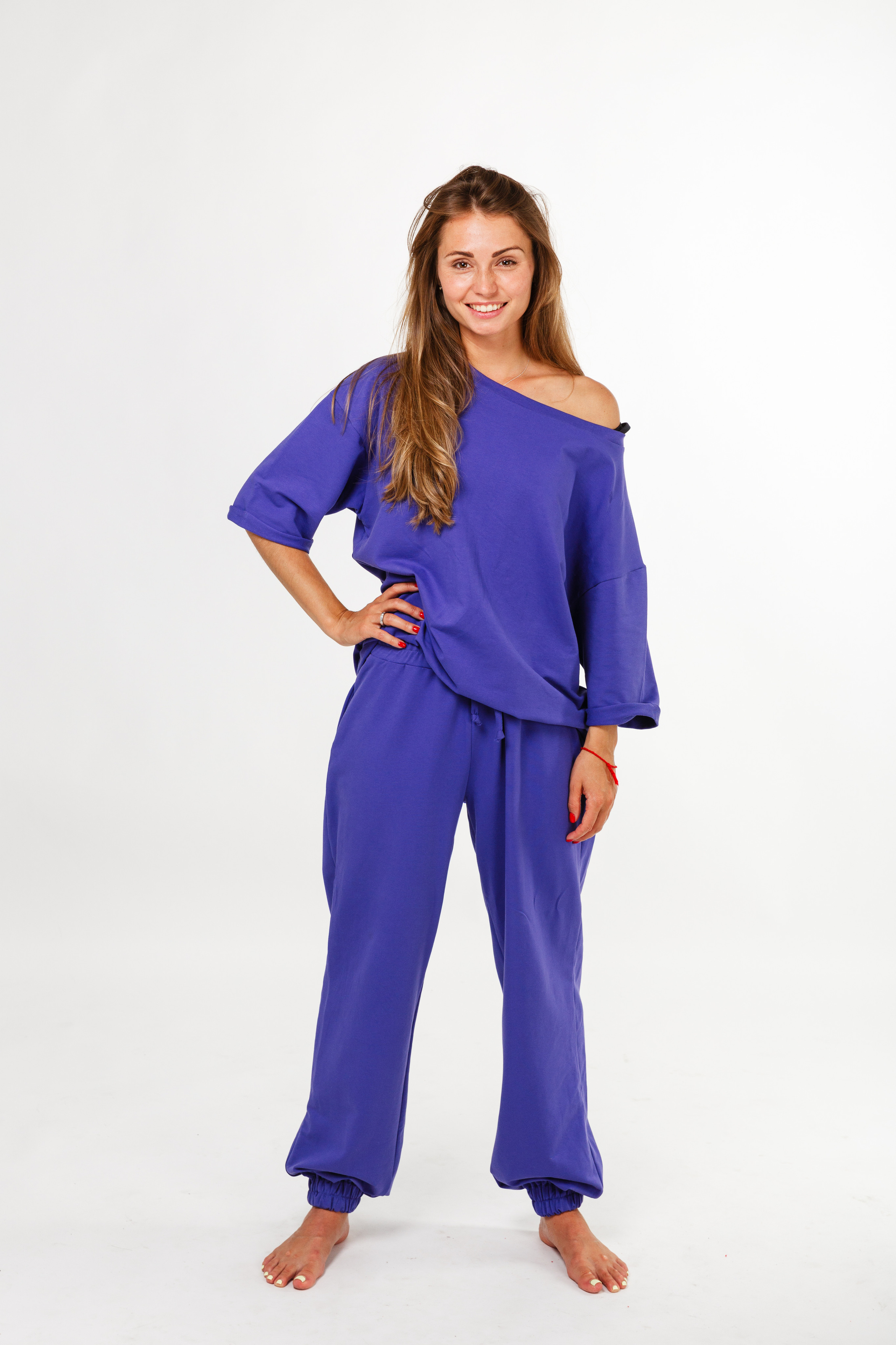 Профессиональный фотограф в Санкт-Петербурге. Студийная фотосъёмка детской и спортивной одежды на моделях для каталогов, маркетплейсов, сайтов и печатной рекламной продукции. Одежда для дома и спорта. Студийная фотосессия для маркетплейсов и соцсетей.