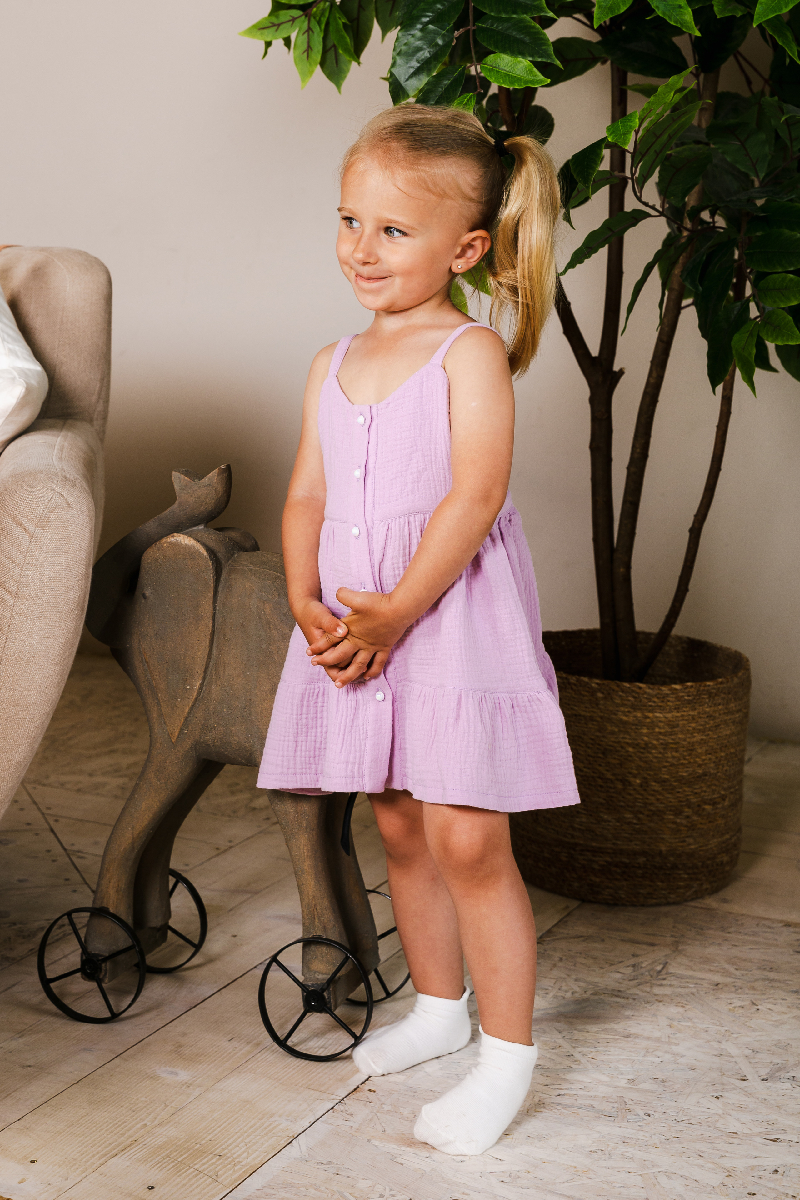 Детская студийная фотосъемка для соцсетей бренда одежды