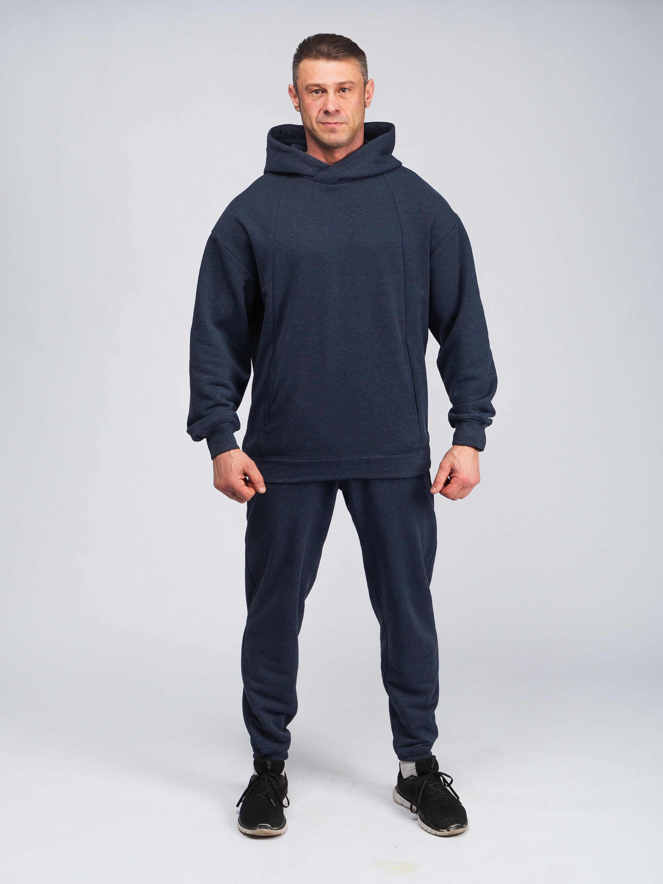 Фотосъёмка спортивной одежды для маркетплейсов, сайтов и соцсетей. Фото для каталога. Мужская одежда. Художественный портрет. Портфолио. Модельные тесты. Портретный фотограф Сергей Пушкин.  Портретная фотосессия. Профессиональный фотограф в Санкт-Петербурге. Студийная фотография. Выездная фотостудия. Студийная фотосесия.СПб. Portrait photographer in Saint-Petersburg, Russia. Фотосъемка для Ozon, wildberries. 