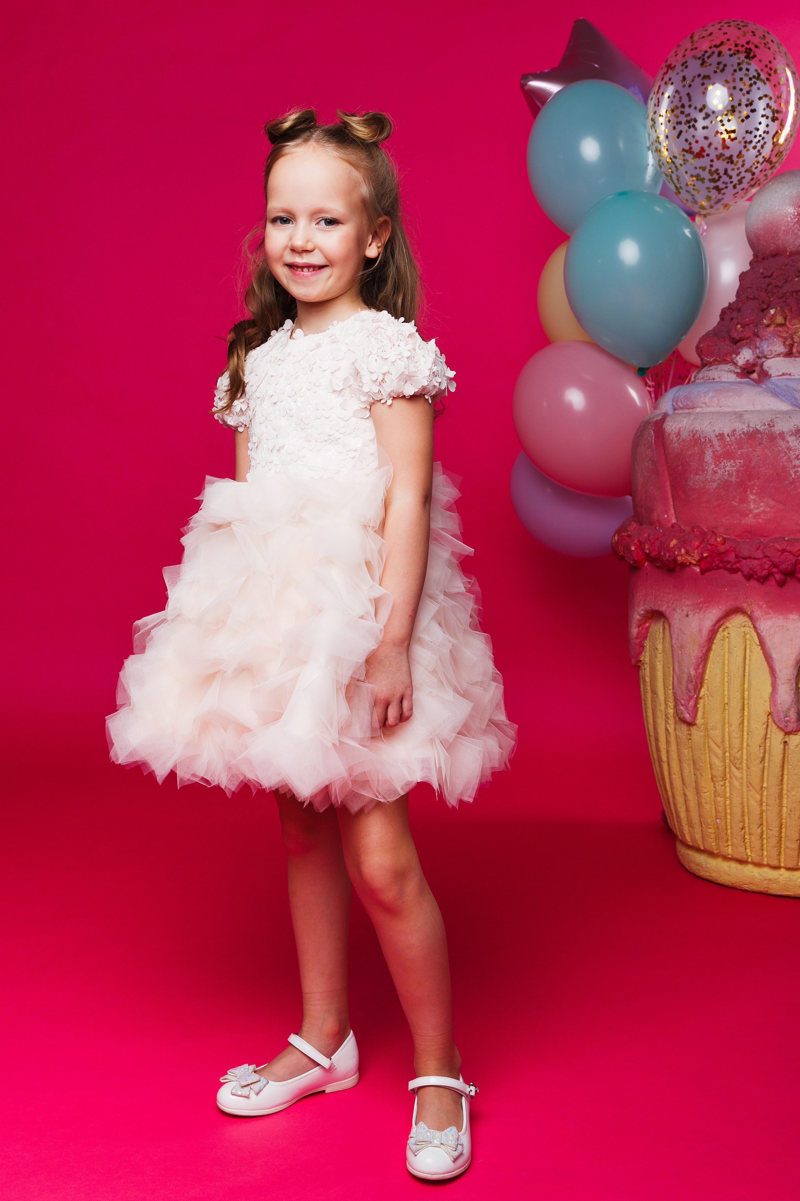 Фотосъёмка детской одежды для маркетплейсов, сайтов и соцсетей. Портретная фотосессия. Профессиональный фотограф в Санкт-Петербурге. Студийная фотография. Выездная фотостудия. СПб. Художественный портрет. Портретный фотограф Сергей Пушкин. Portrait photographer in Saint-Petersburg, Russia. Фотосъемка для Ozon, wildberries. 