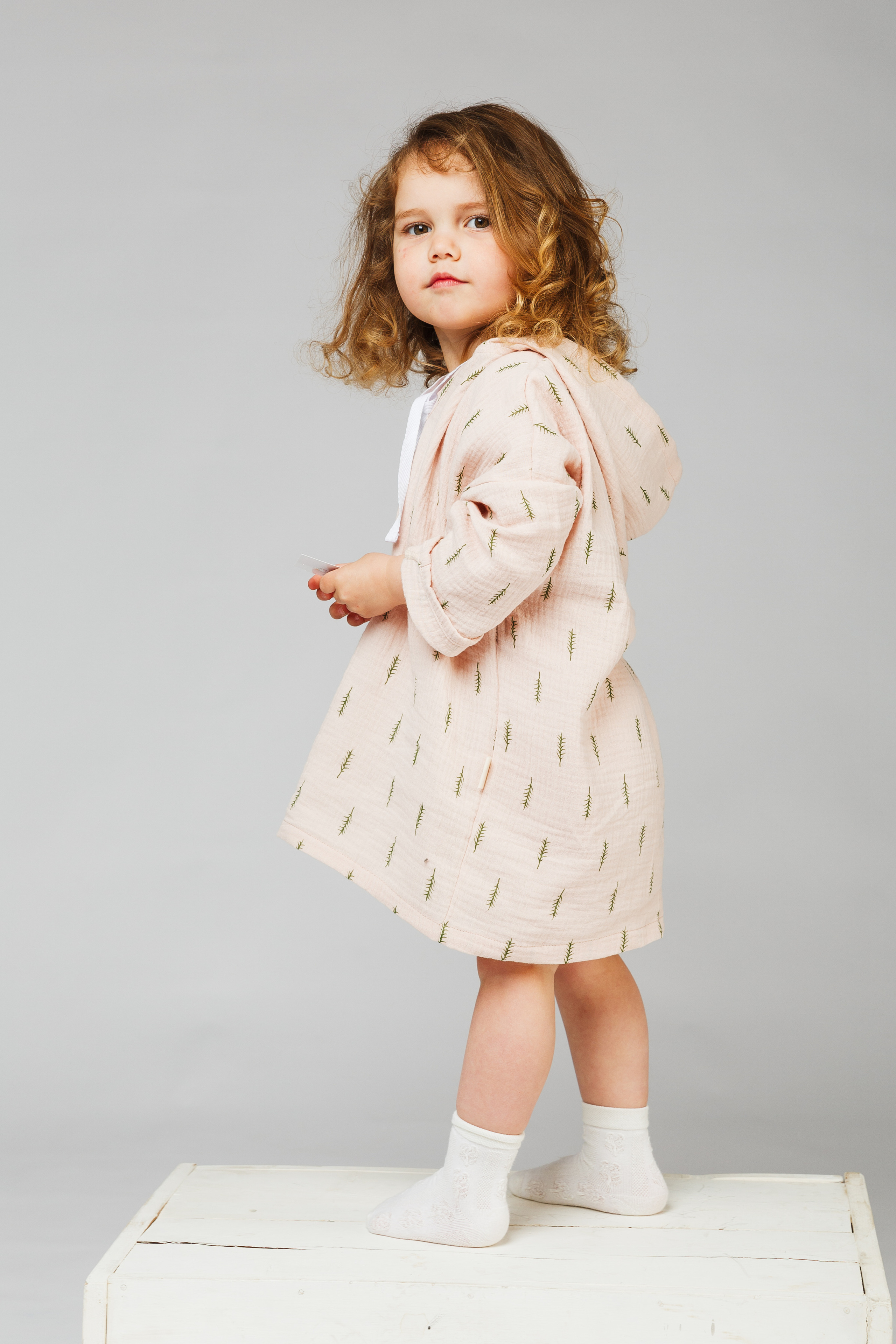 Фотосъёмка детской одежды для маркетплейсов, сайтов и соцсетей. Портретная фотосессия. Профессиональный фотограф в Санкт-Петербурге. Студийная фотография. Выездная фотостудия. СПб. Художественный портрет. Портретный фотограф Сергей Пушкин. Portrait photographer in Saint-Petersburg, Russia. Фотосъемка для Ozon, wildberries. 