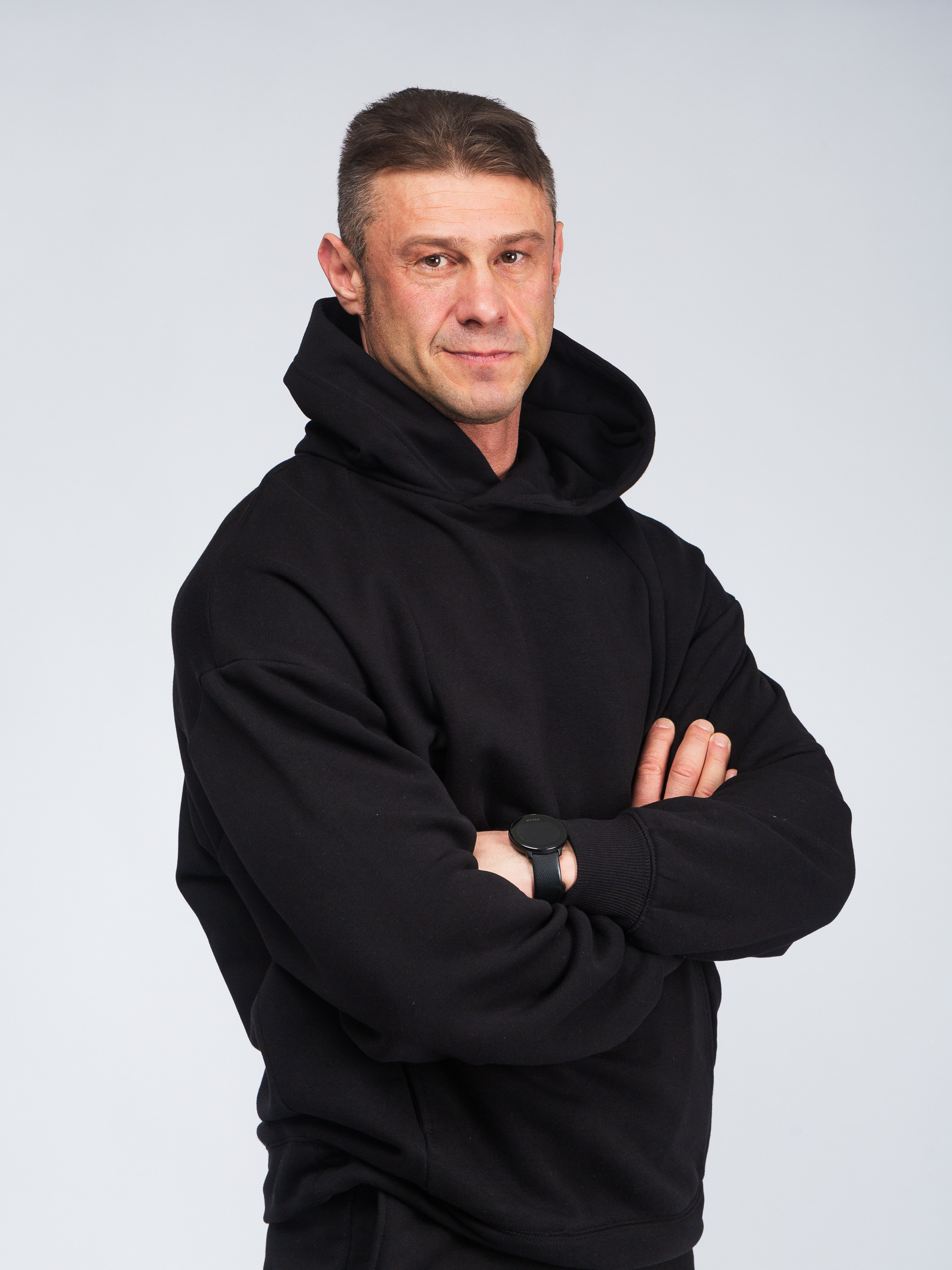 Фотосъёмка спортивной одежды для маркетплейсов, сайтов и соцсетей. Фото для каталога. Мужская одежда. Художественный портрет. Портфолио. Модельные тесты. Портретный фотограф Сергей Пушкин.  Портретная фотосессия. Профессиональный фотограф в Санкт-Петербурге. Студийная фотография. Выездная фотостудия. Студийная фотосесия.СПб. Portrait photographer in Saint-Petersburg, Russia. Фотосъемка для Ozon, wildberries. 