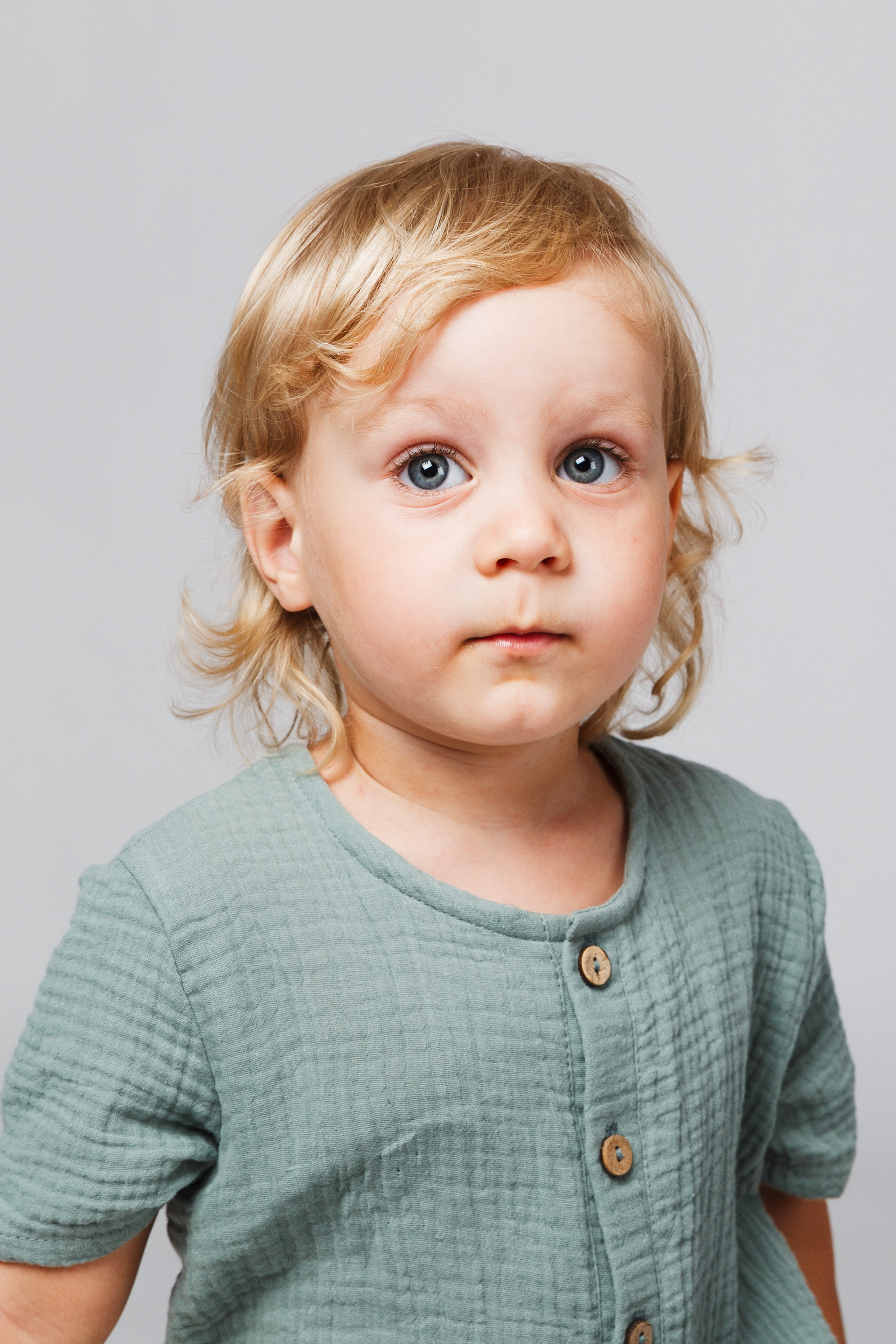 Фотосъёмка детской одежды для маркетплейсов, сайтов и соцсетей. Портретная фотосессия. Профессиональный фотограф в Санкт-Петербурге. Студийная фотография. Выездная фотостудия. СПб. Художественный портрет. Портретный фотограф Сергей Пушкин. Portrait photographer in Saint-Petersburg, Russia. Фотосъемка для Ozon, wildberries. 