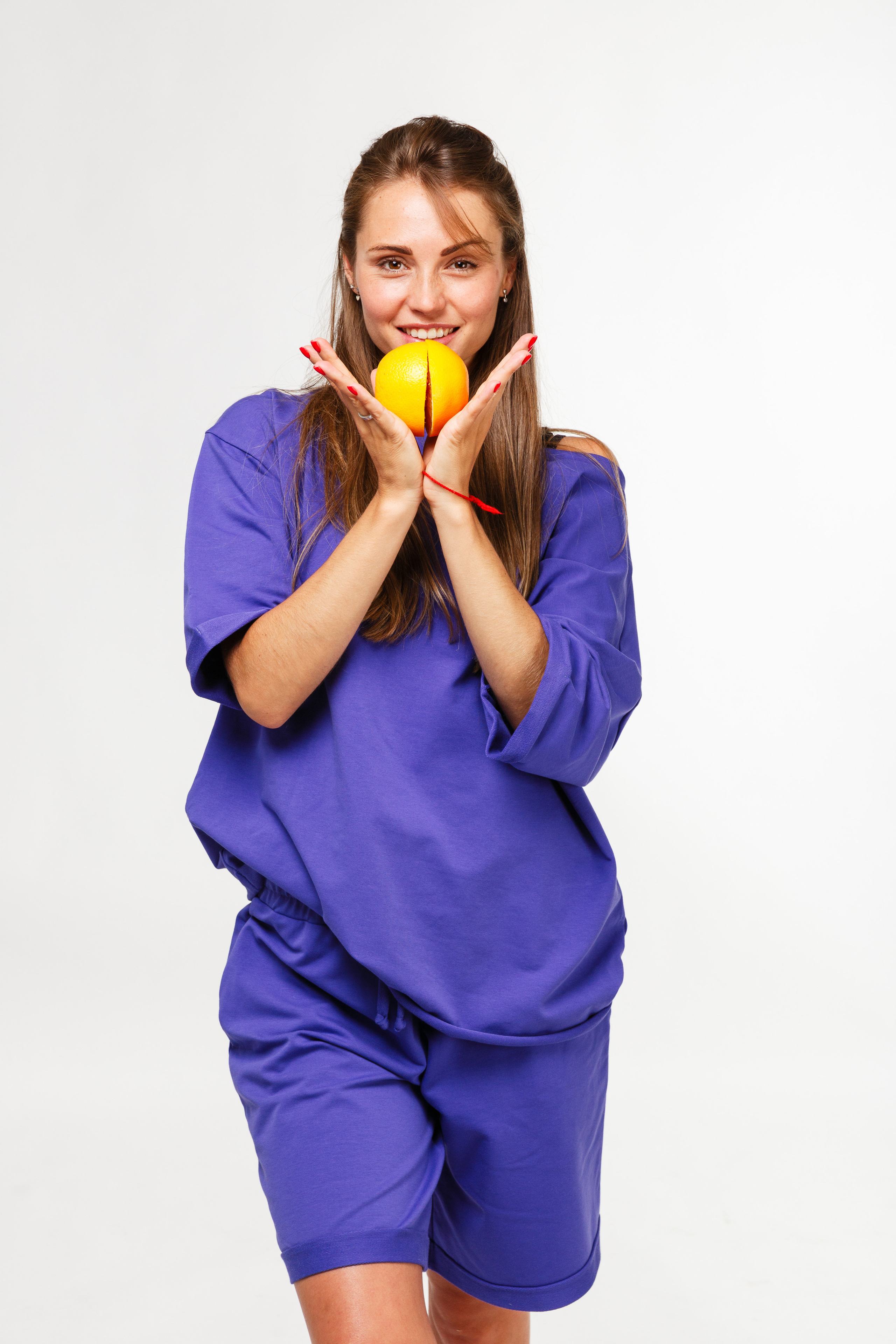 Профессиональный фотограф в Санкт-Петербурге. Студийная фотосъёмка детской и спортивной одежды на моделях для каталогов, маркетплейсов, сайтов и печатной рекламной продукции. Одежда для дома и спорта. Студийная фотосессия для маркетплейсов и соцсетей.