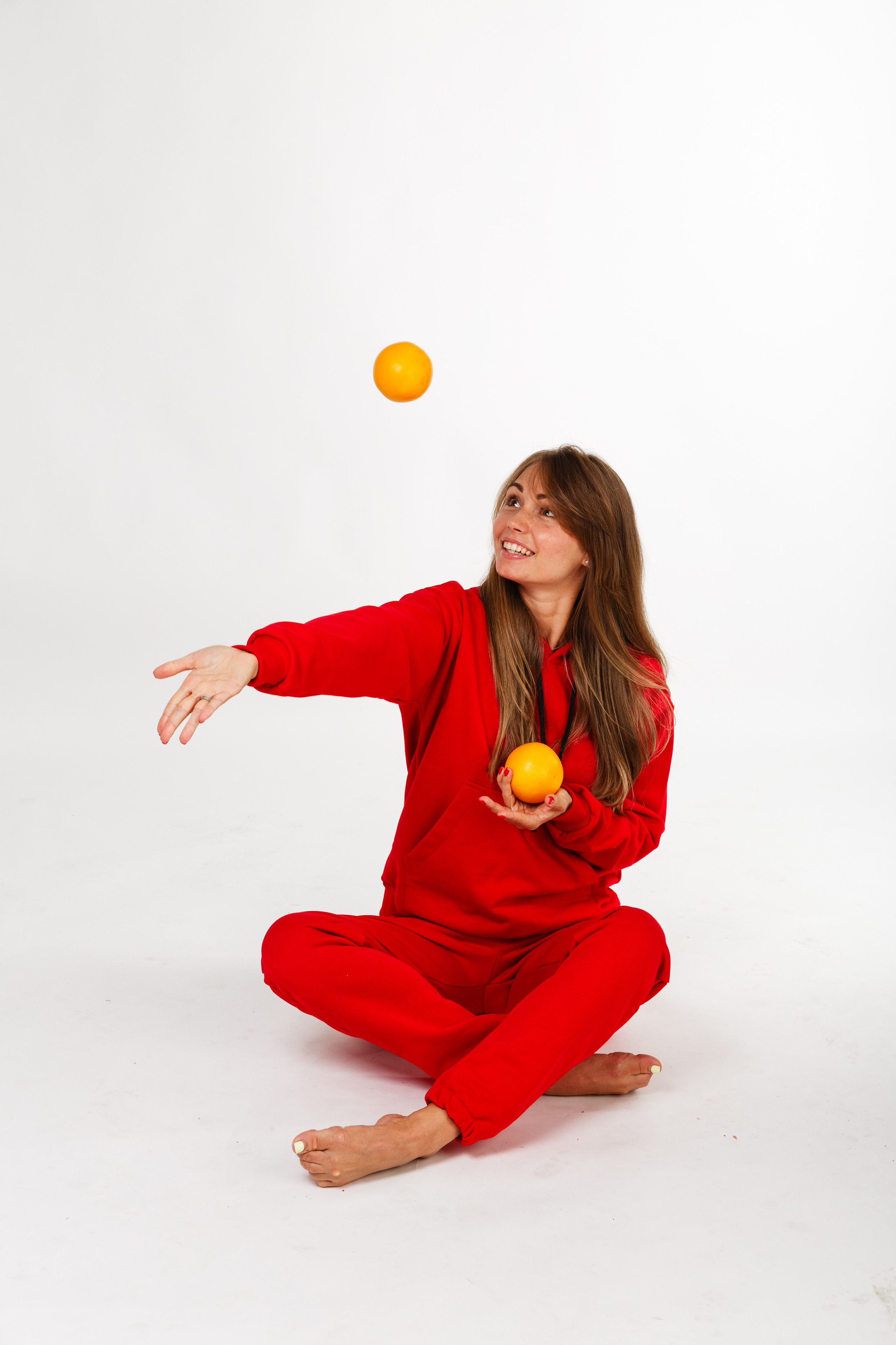 Профессиональный фотограф в Санкт-Петербурге. Студийная фотосъёмка детской и спортивной одежды на моделях для каталогов, маркетплейсов, сайтов и печатной рекламной продукции. Одежда для дома и спорта. Студийная фотосессия для маркетплейсов и соцсетей.