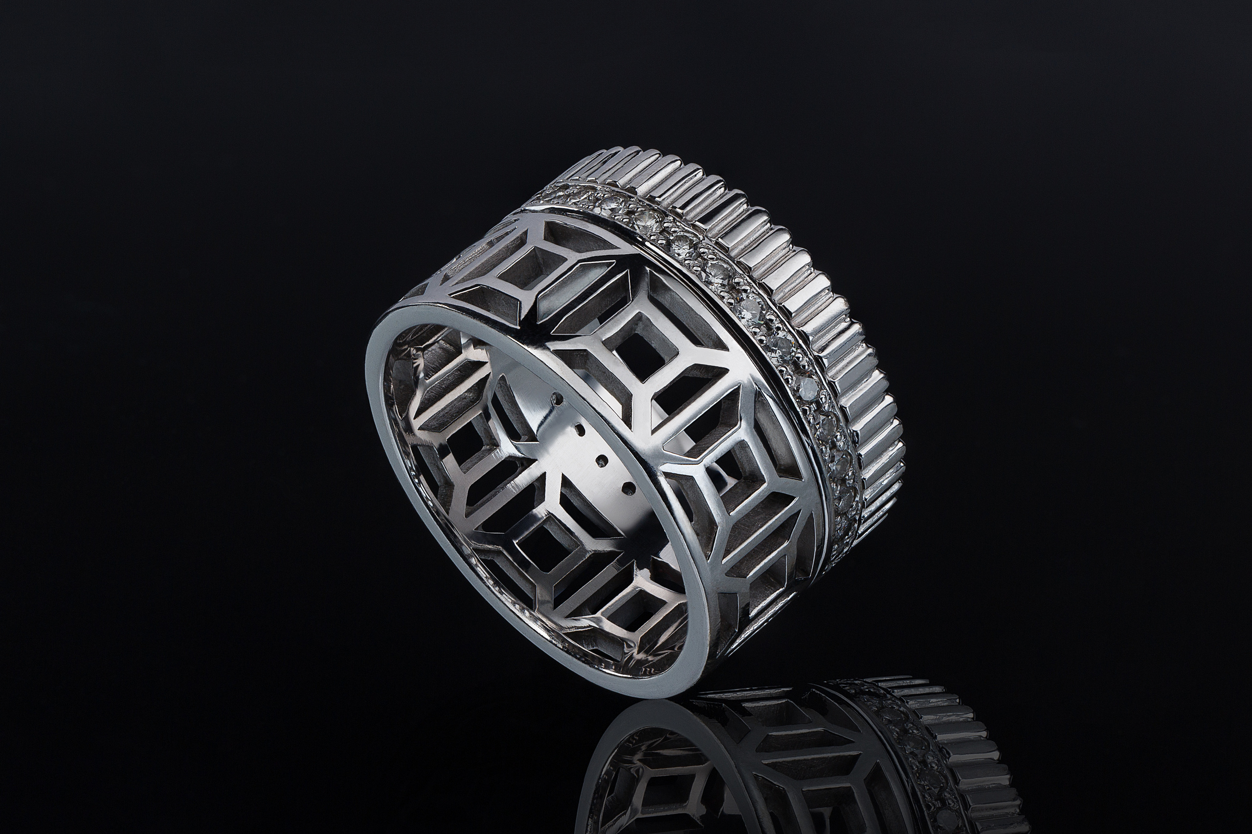 Рекламная фотосъёмка ювелирных украшений и драгоценных камней. Предметная фотосъемка ювелирных украшений. Профессиональный фотограф в Санкт-Петербурге для ювелиров. Студийная фотография. Ювелирный фотограф Сергей Пушкин. Фото для рекламы.  Product photographer in Saint-Petersburg, Russia. Gems photo. Фотосессия украшений в спб. Фотограф в студии в спб для украшений. Фотосессия бижутерии. Фотограф ювелирных изделий.