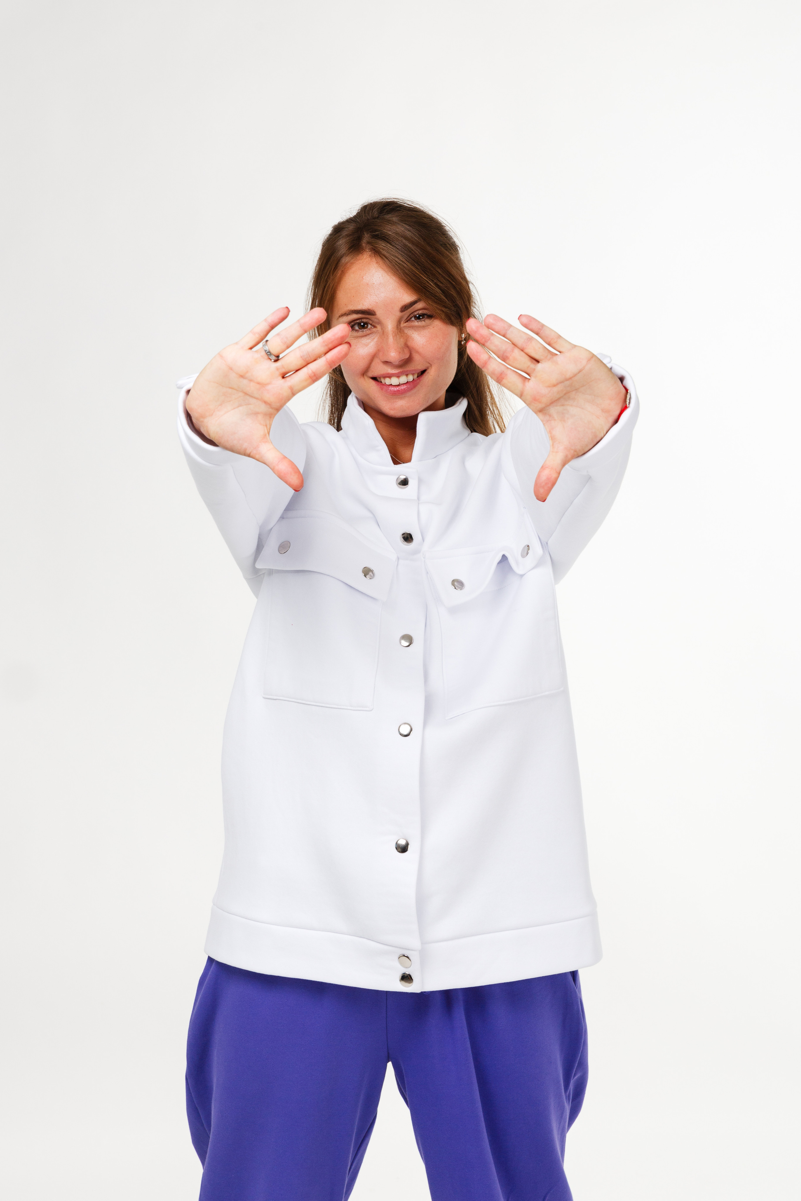 Профессиональный фотограф в Санкт-Петербурге. Студийная фотосъёмка детской и спортивной одежды на моделях для каталогов, маркетплейсов, сайтов и печатной рекламной продукции. Одежда для дома и спорта. Студийная фотосессия для маркетплейсов и соцсетей.