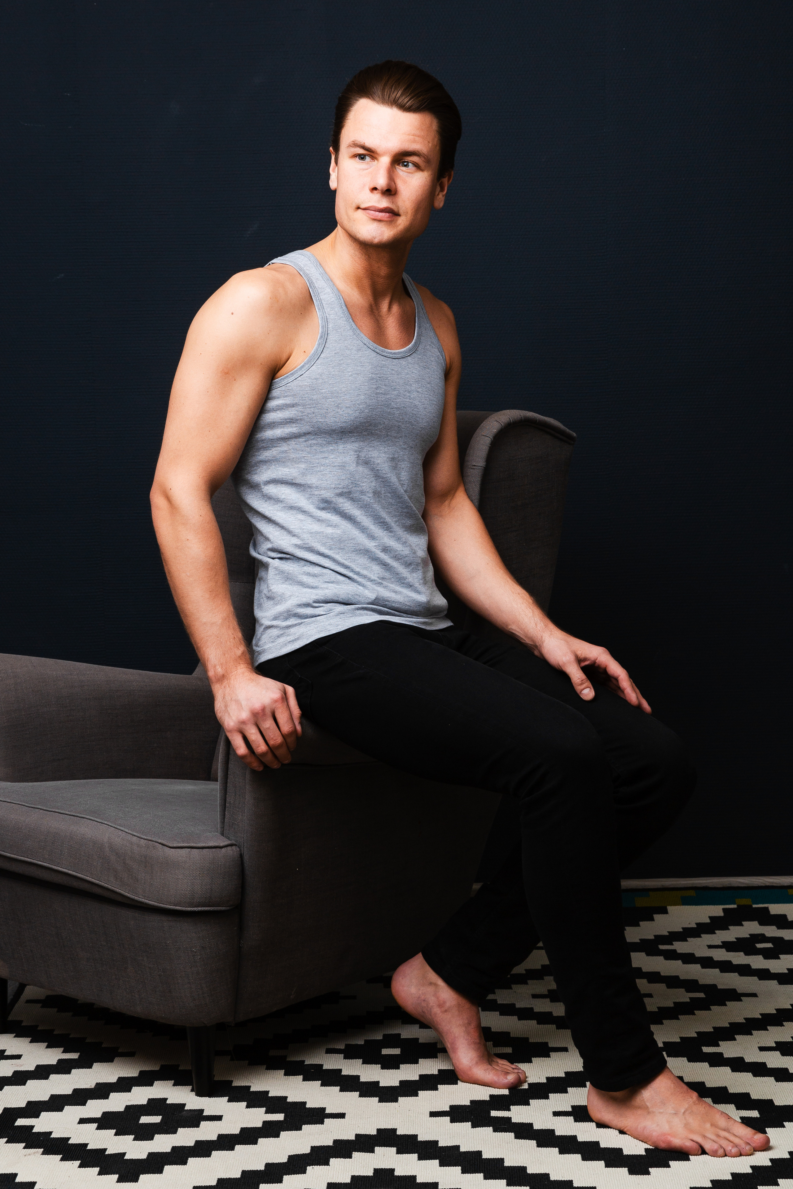 Фотосъёмка одежды для маркетплейсов, сайтов и соцсетей. Фото для каталога. Мужская одежда. Художественный портрет. Портфолио. Модельные тесты. Портретный фотограф Сергей Пушкин.  Портретная фотосессия. Профессиональный фотограф в Санкт-Петербурге. Студийная фотография. Выездная фотостудия. Студийная фотосесия.СПб. Portrait photographer in Saint-Petersburg, Russia. Фотосъемка для Ozon, wildberries. 