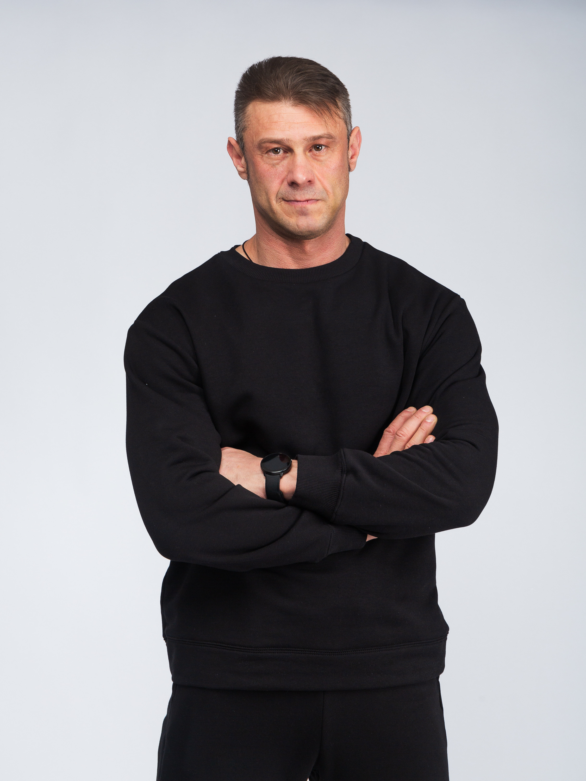 Фотосъёмка спортивной одежды для маркетплейсов, сайтов и соцсетей. Фото для каталога. Мужская одежда. Художественный портрет. Портфолио. Модельные тесты. Портретный фотограф Сергей Пушкин.  Портретная фотосессия. Профессиональный фотограф в Санкт-Петербурге. Студийная фотография. Выездная фотостудия. Студийная фотосесия.СПб. Portrait photographer in Saint-Petersburg, Russia. Фотосъемка для Ozon, wildberries. 