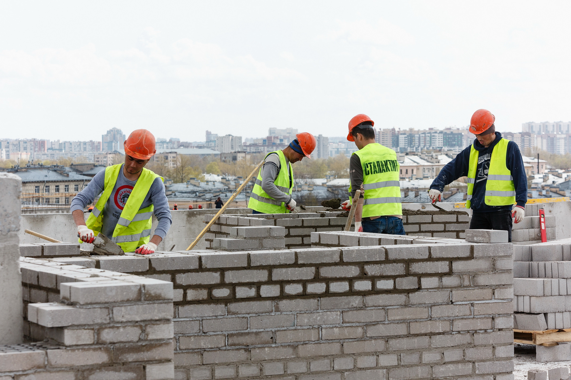 Фотосъемка объектов строительства для отчётов, сайта и соцсетей компании.