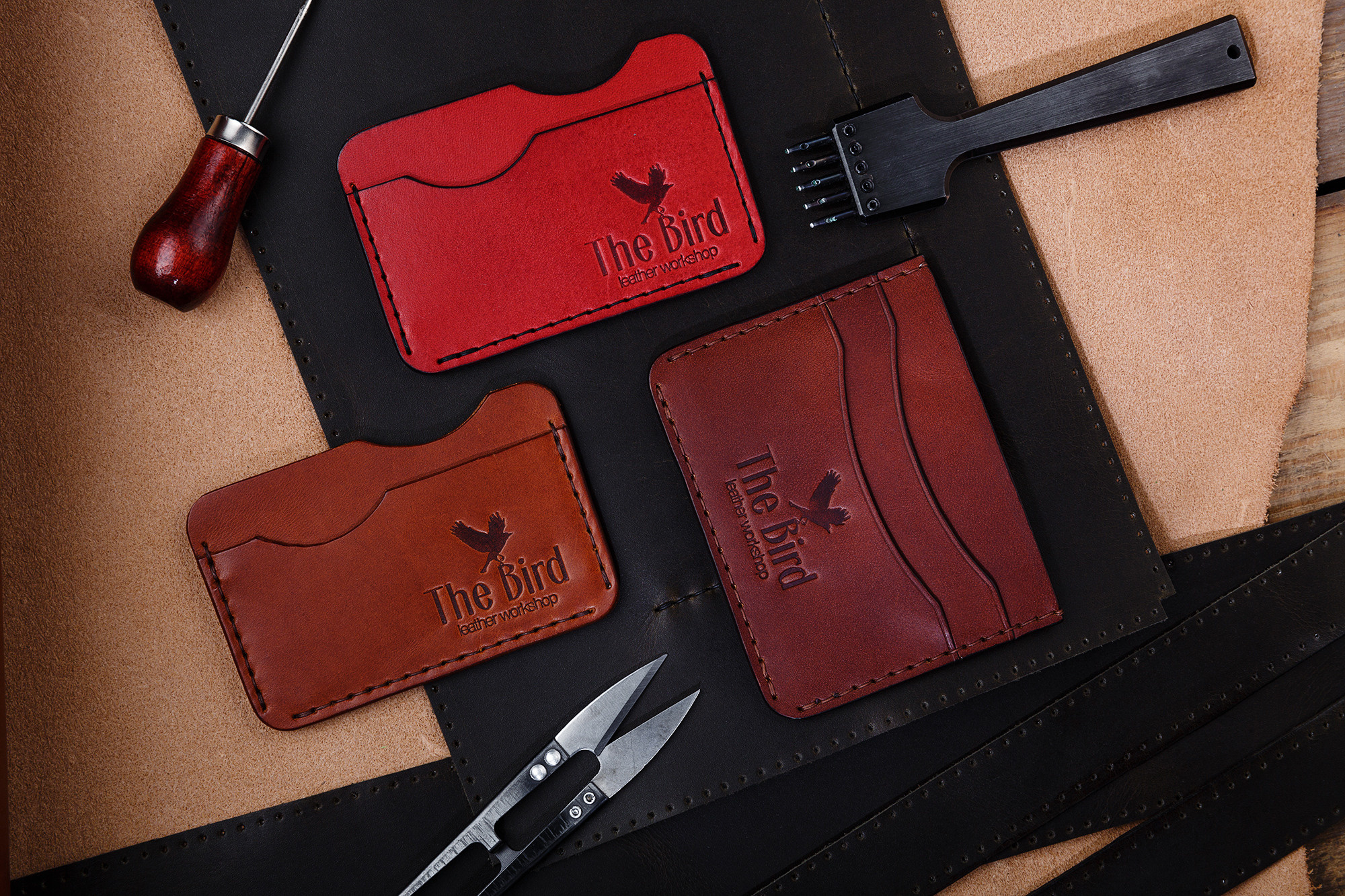 Рекламная фотосъёмка. Предметная фотосъемка изделий из кожи. Профессиональный фотограф в Санкт-Петербурге. Студийная фотография. Фотограф Сергей Пушкин. Фото для рекламы и соцсетей.  Product photographer in Saint-Petersburg, Russia. Фотосъемка товаров для соцсетей и маркетплейсов.