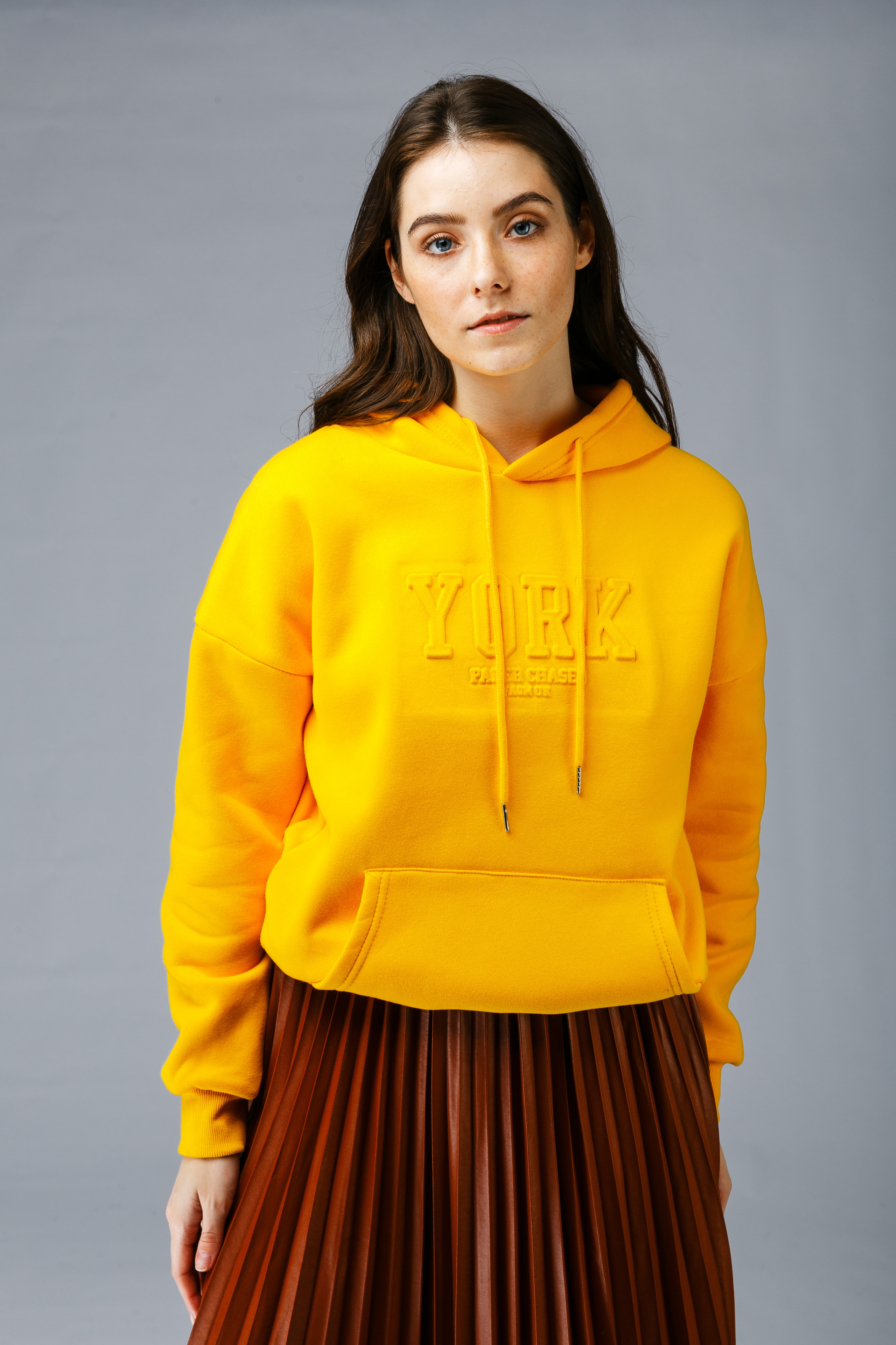 Профессиональный фотограф в Санкт-Петербурге. Студийная фотосъёмка одежды на моделях для каталогов, маркетплейсов, сайтов и печатной рекламной продукции. 