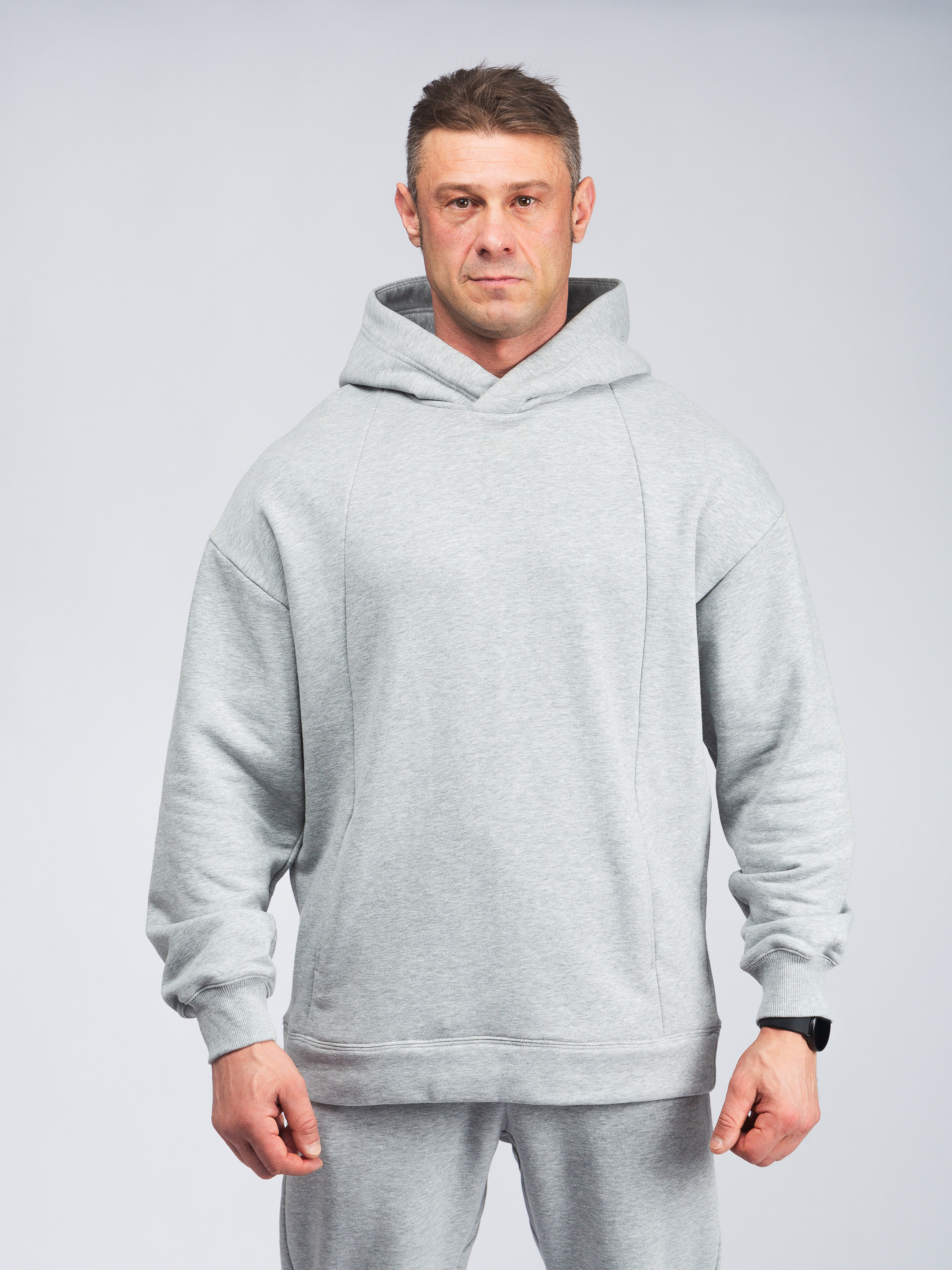 Фотосъёмка спортивной одежды для маркетплейсов, сайтов и соцсетей. Фото для каталога. Мужская одежда. Художественный портрет. Портретный фотограф Сергей Пушкин.  Портретная фотосессия. Профессиональный фотограф в Санкт-Петербурге. Студийная фотография. Выездная фотостудия. Студийная фотосесия.СПб. Portrait photographer in Saint-Petersburg, Russia. Фотосъемка для Ozon, wildberries. 