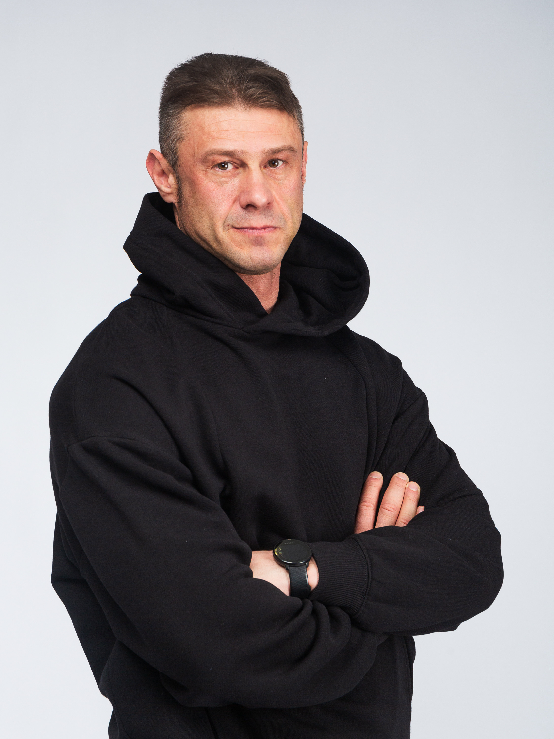 Фотосъёмка спортивной одежды для маркетплейсов, сайтов и соцсетей. Фото для каталога. Мужская одежда. Художественный портрет. Портфолио. Модельные тесты. Портретный фотограф Сергей Пушкин.  Портретная фотосессия. Профессиональный фотограф в Санкт-Петербурге. Студийная фотография. Выездная фотостудия. Студийная фотосесия.СПб. Portrait photographer in Saint-Petersburg, Russia. Фотосъемка для Ozon, wildberries. 