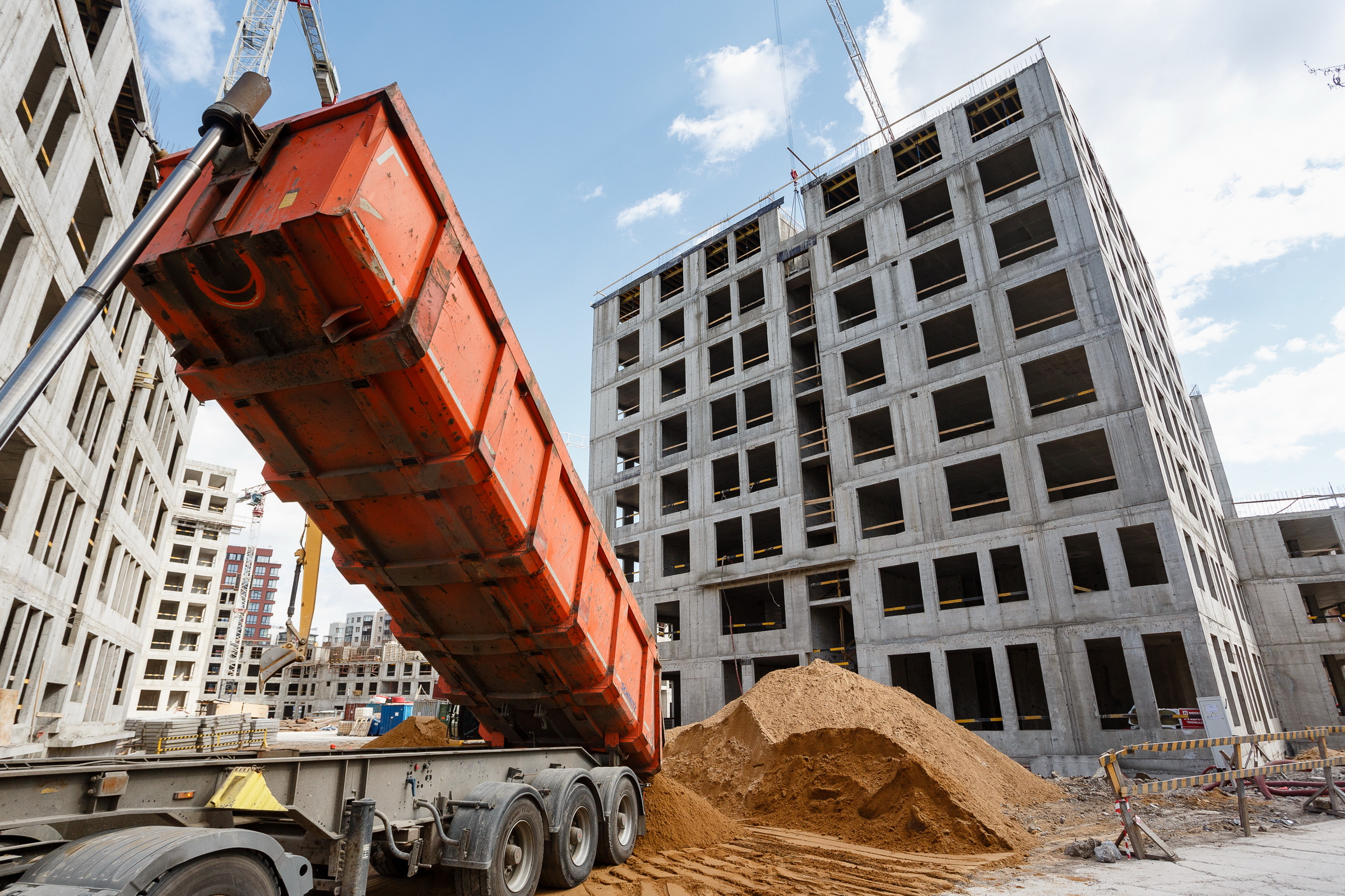 Фотосъемка объектов строительства для отчётов, сайта и соцсетей компании.