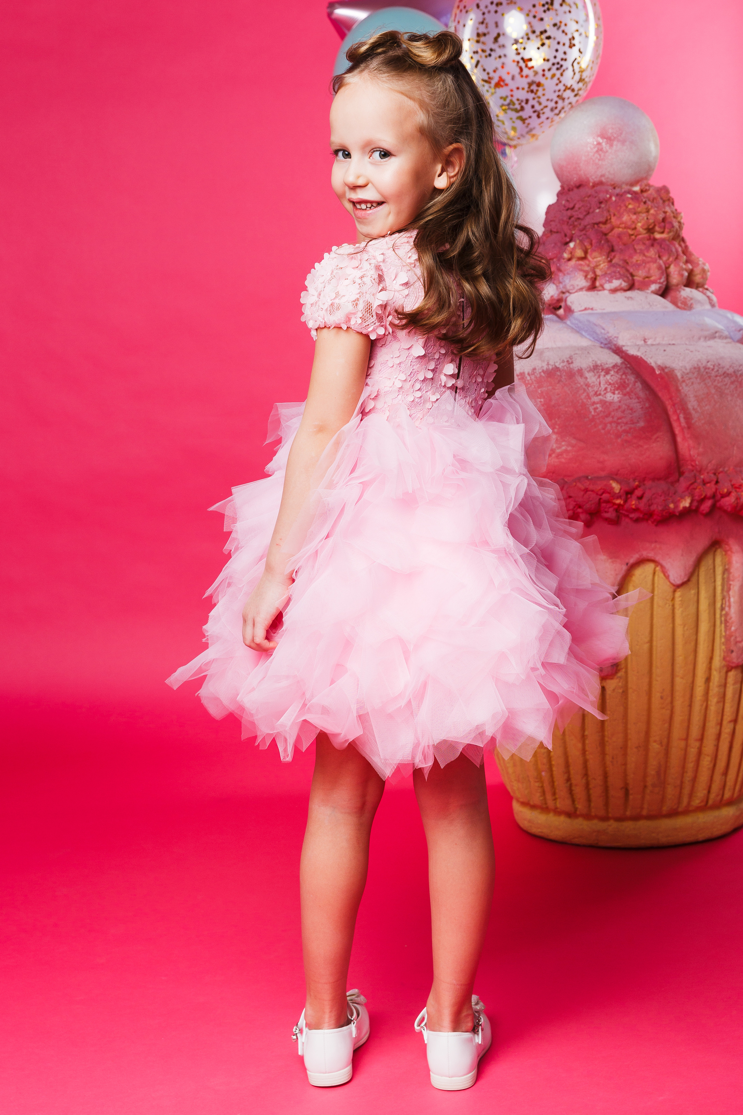 Фотосъёмка детской одежды для маркетплейсов, сайтов и соцсетей. Портретная фотосессия. Профессиональный фотограф в Санкт-Петербурге. Студийная фотография. Выездная фотостудия. СПб. Художественный портрет. Портретный фотограф Сергей Пушкин. Portrait photographer in Saint-Petersburg, Russia. Фотосъемка для Ozon, wildberries. 