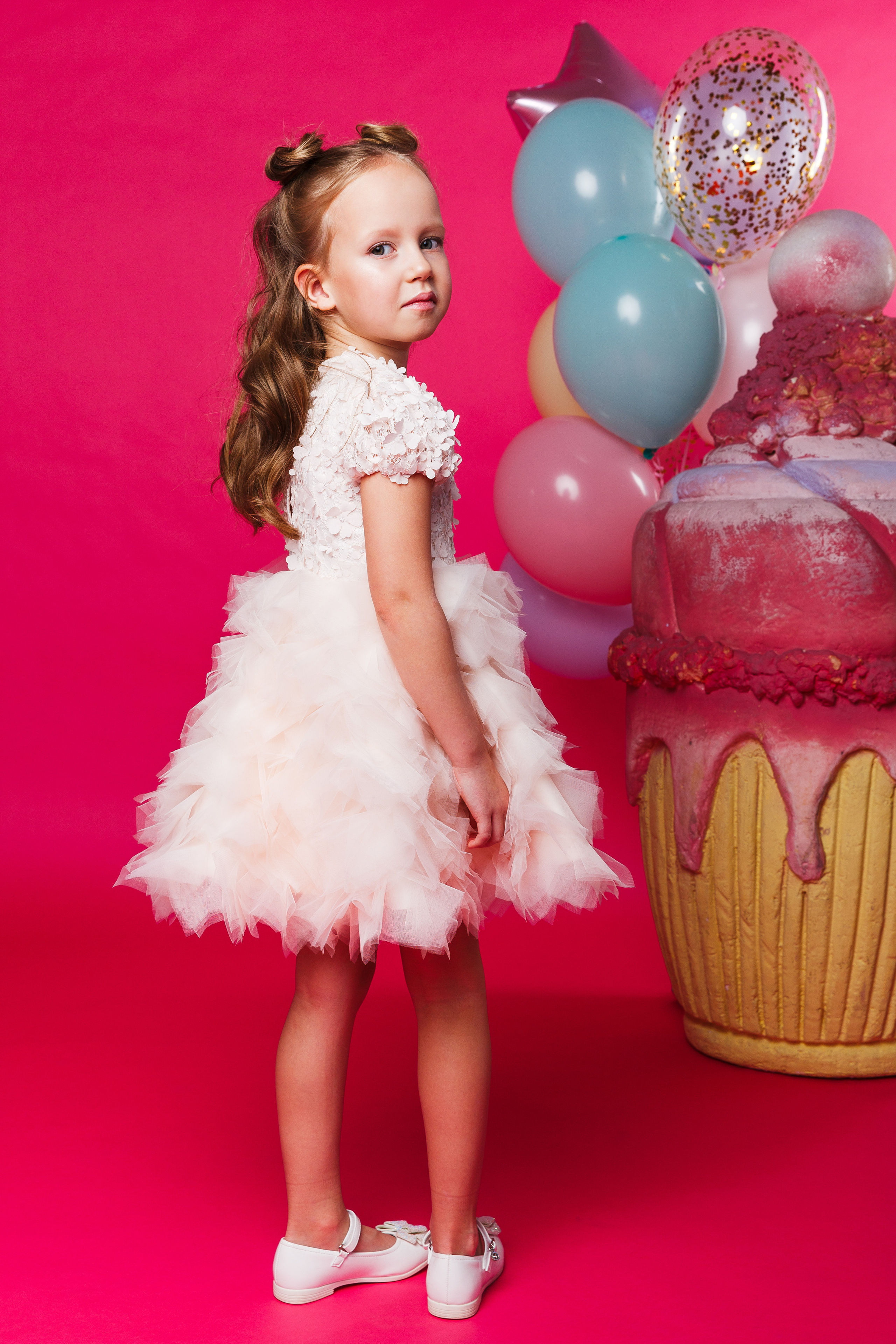 Фотосъёмка детской одежды для маркетплейсов, сайтов и соцсетей. Портретная фотосессия. Профессиональный фотограф в Санкт-Петербурге. Студийная фотография. Выездная фотостудия. СПб. Художественный портрет. Портретный фотограф Сергей Пушкин. Portrait photographer in Saint-Petersburg, Russia. Фотосъемка для Ozon, wildberries. 