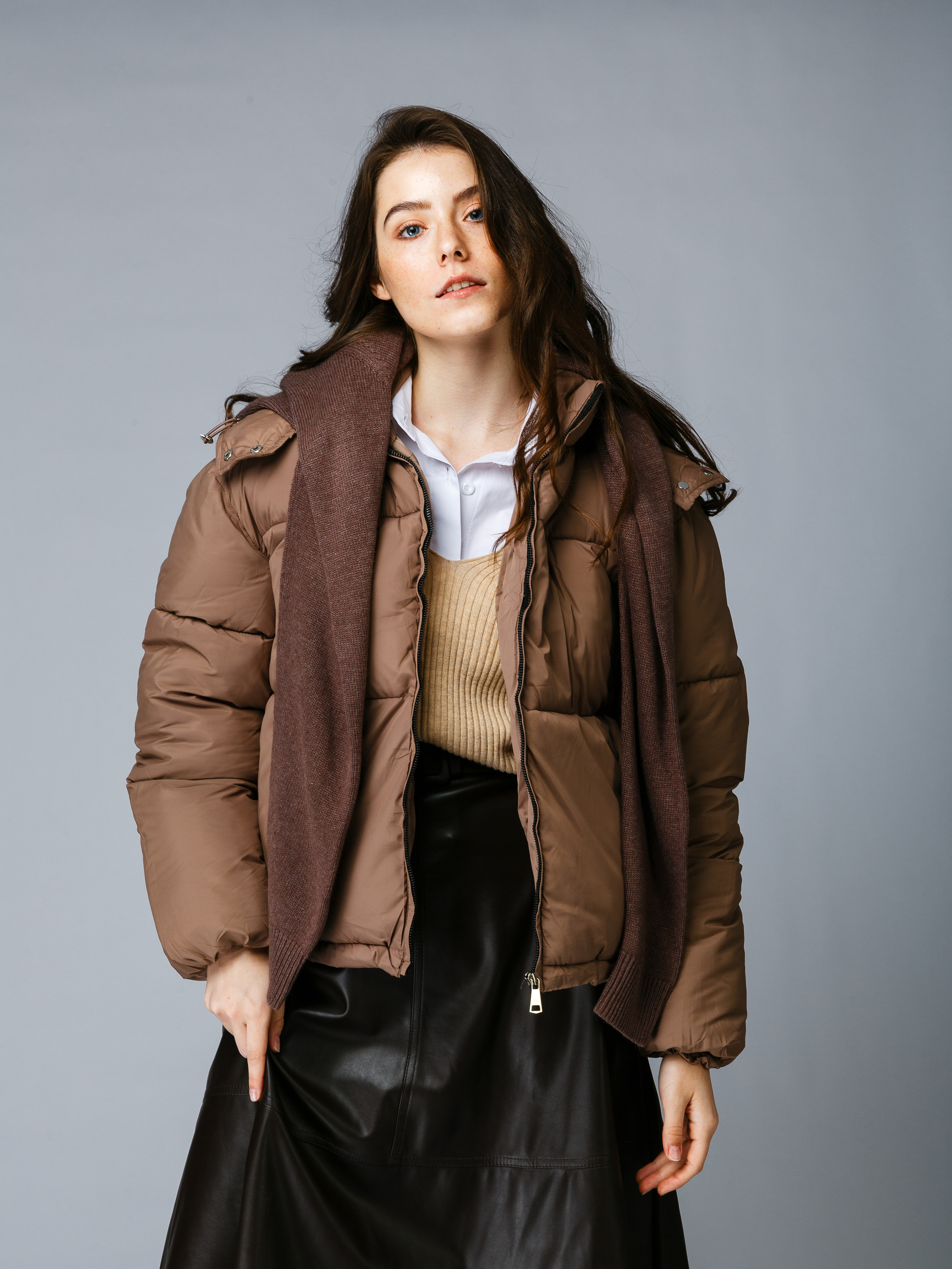 Профессиональный фотограф в Санкт-Петербурге. Студийная фотосъёмка одежды на моделях для каталогов, маркетплейсов, сайтов и печатной рекламной продукции. 