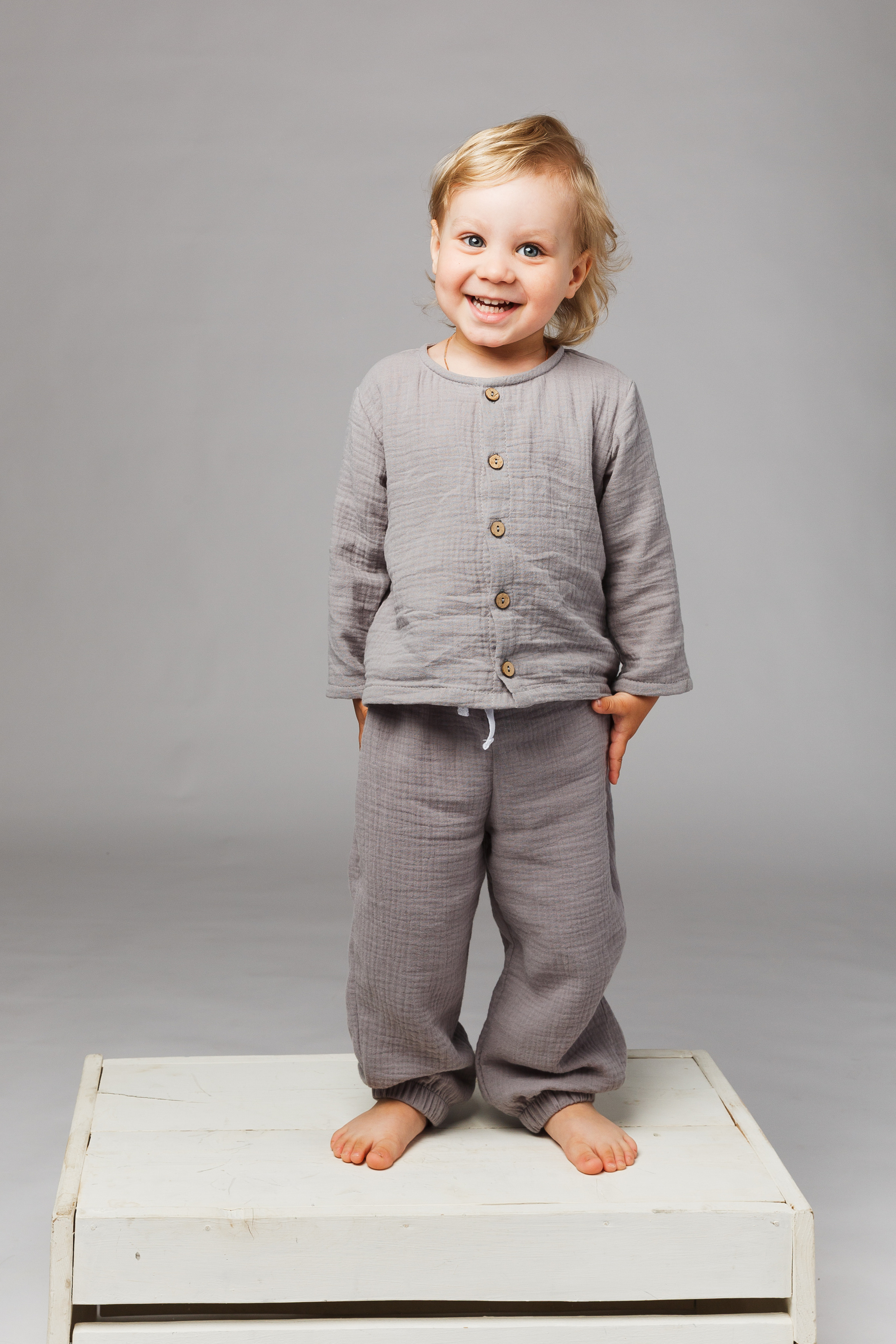 Фотосъёмка детской одежды для маркетплейсов, сайтов и соцсетей. Портретная фотосессия. Профессиональный фотограф в Санкт-Петербурге. Студийная фотография. Выездная фотостудия. СПб. Художественный портрет. Портретный фотограф Сергей Пушкин. Portrait photographer in Saint-Petersburg, Russia. Фотосъемка для Ozon, wildberries. 