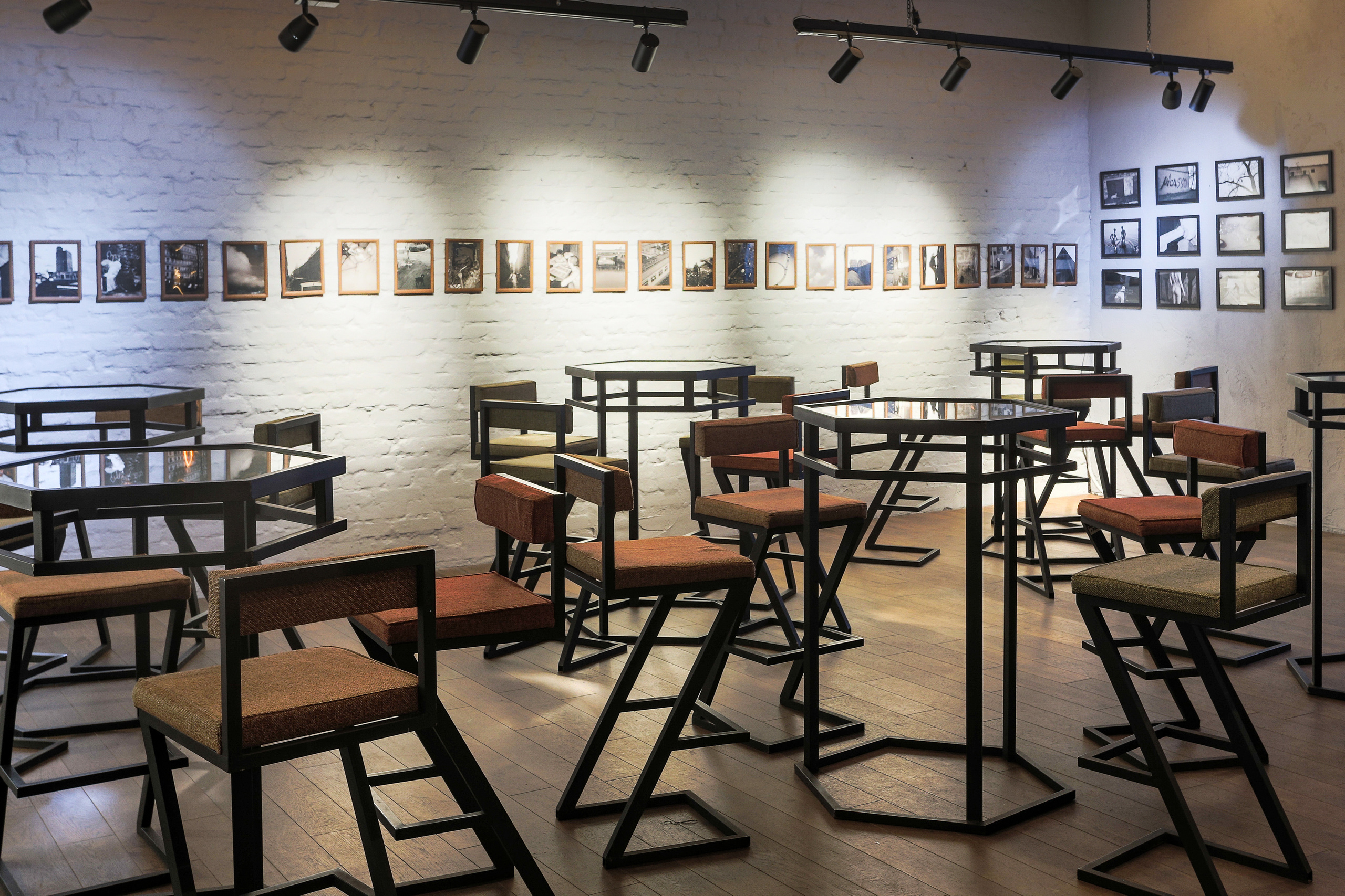 Рекламный фотограф в Санкт-Петербурге. Интерьерная фотосъемка. Фотограф Сергей Пушкин. СПб. Фото для сайтов и полиграфии. Сотрудничество агенства. Фотосъемка ресторанов, арт-пространств и частных помещений. Photographer  in Saint-Petersburg, Russia.