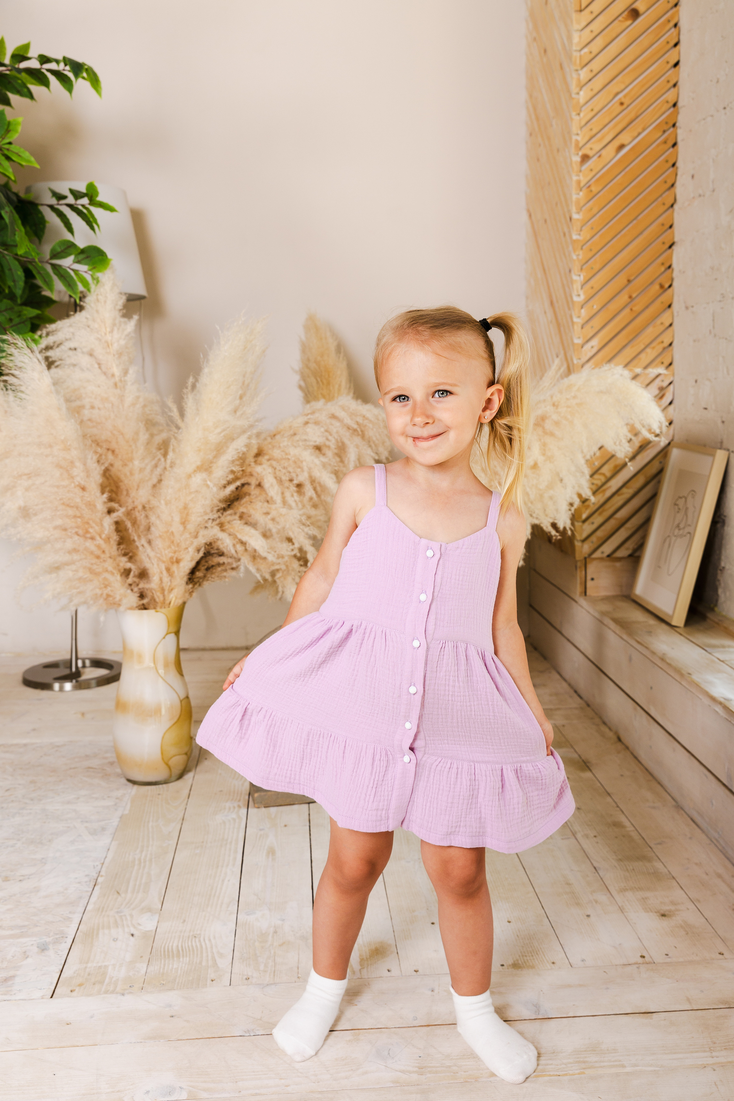 Детская студийная фотосъемка для соцсетей бренда одежды