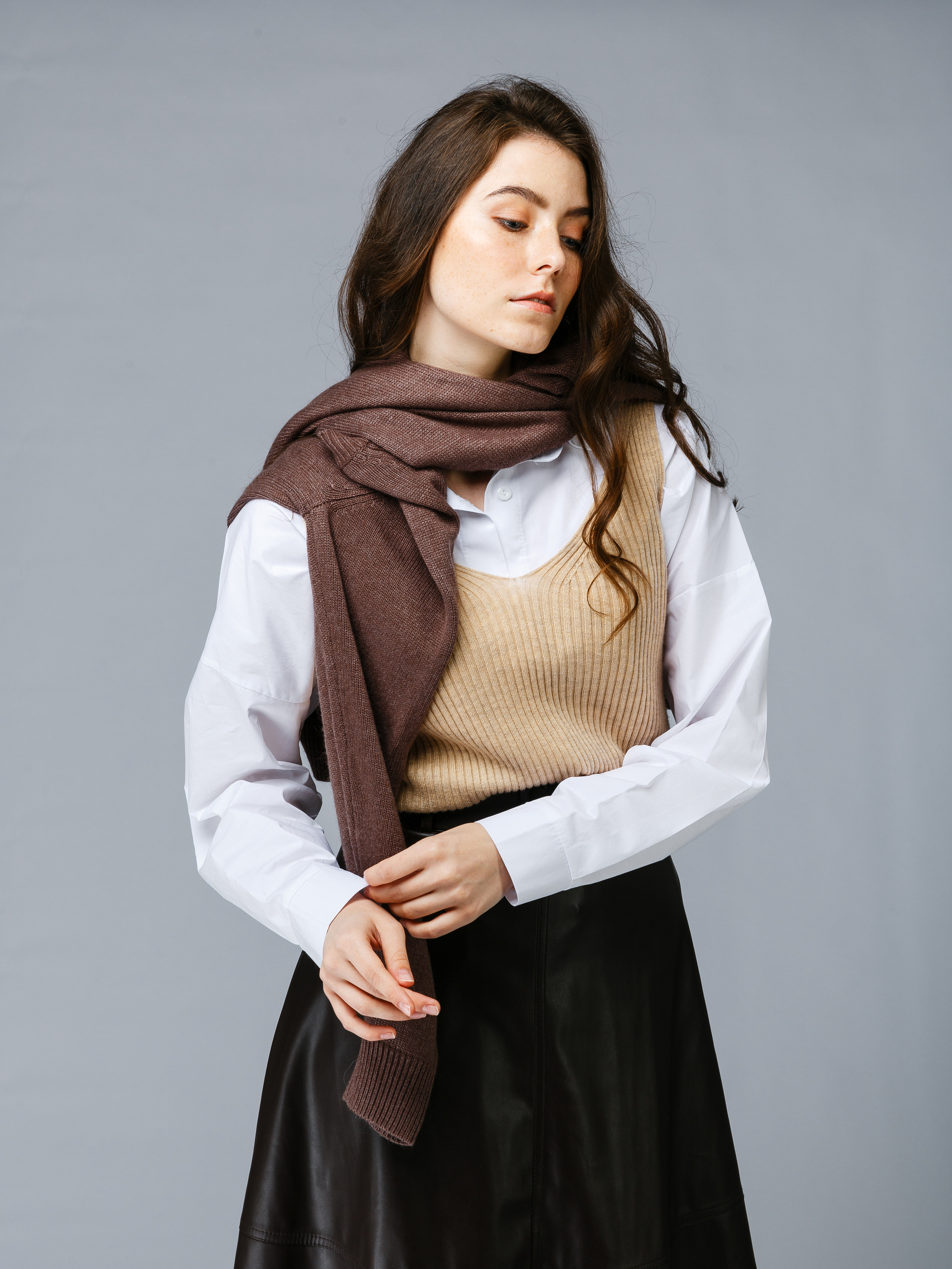 Профессиональный фотограф в Санкт-Петербурге. Студийная фотосъёмка одежды на моделях для каталогов, маркетплейсов, сайтов и печатной рекламной продукции. 