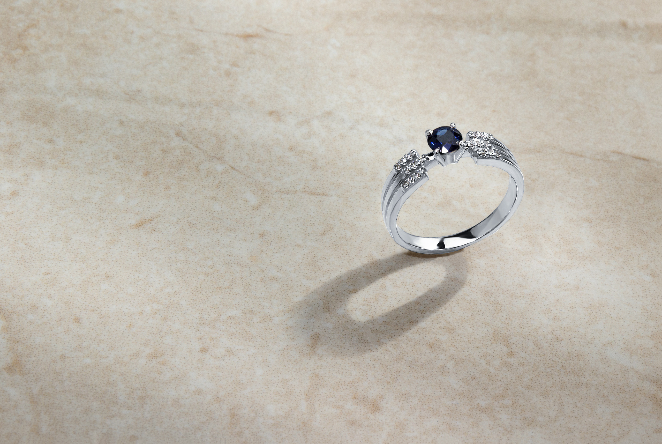 Рекламная фотосъёмка ювелирных украшений и драгоценных камней. Предметная фотосъемка ювелирных украшений. Профессиональный фотограф в Санкт-Петербурге для ювелиров. Студийная фотография. Ювелирный фотограф Сергей Пушкин. Фото для рекламы.  Product photographer in Saint-Petersburg, Russia. Gems photo. 