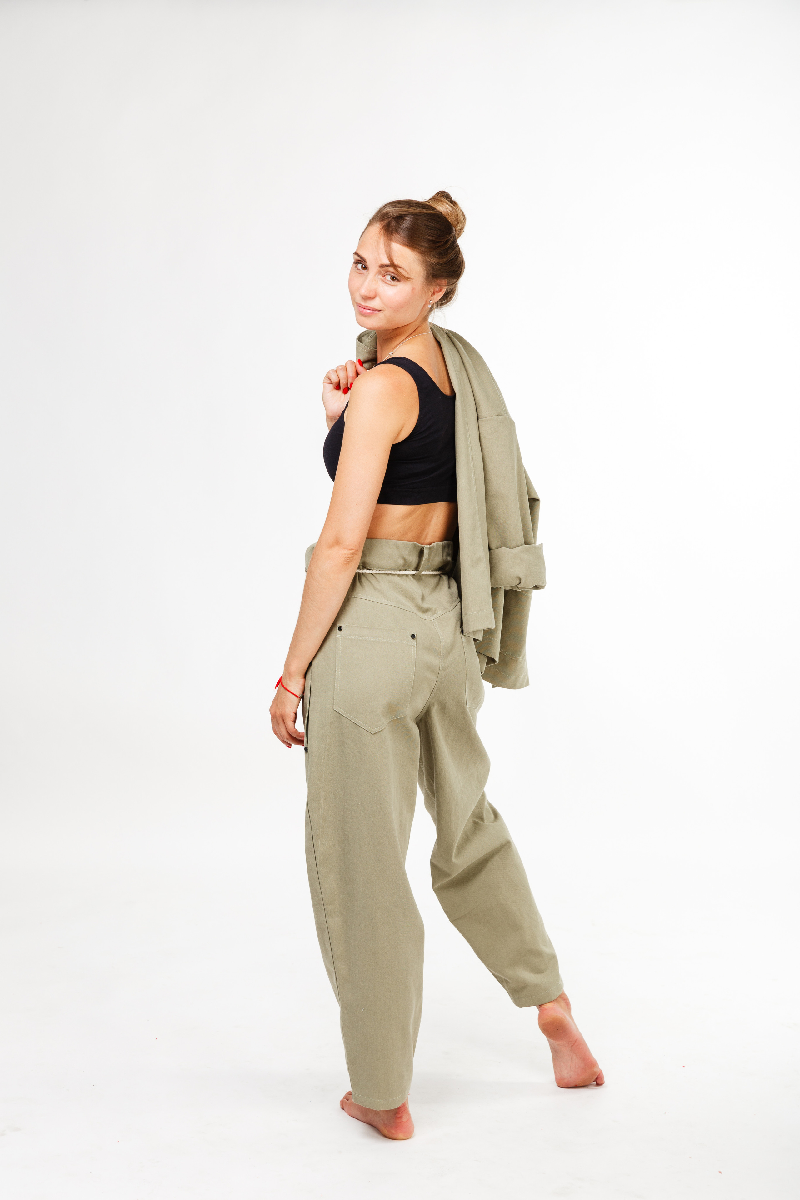 Профессиональный фотограф в Санкт-Петербурге. Студийная фотосъёмка детской и спортивной одежды на моделях для каталогов, маркетплейсов, сайтов и печатной рекламной продукции. Одежда для дома и спорта. Студийная фотосессия для маркетплейсов и соцсетей.