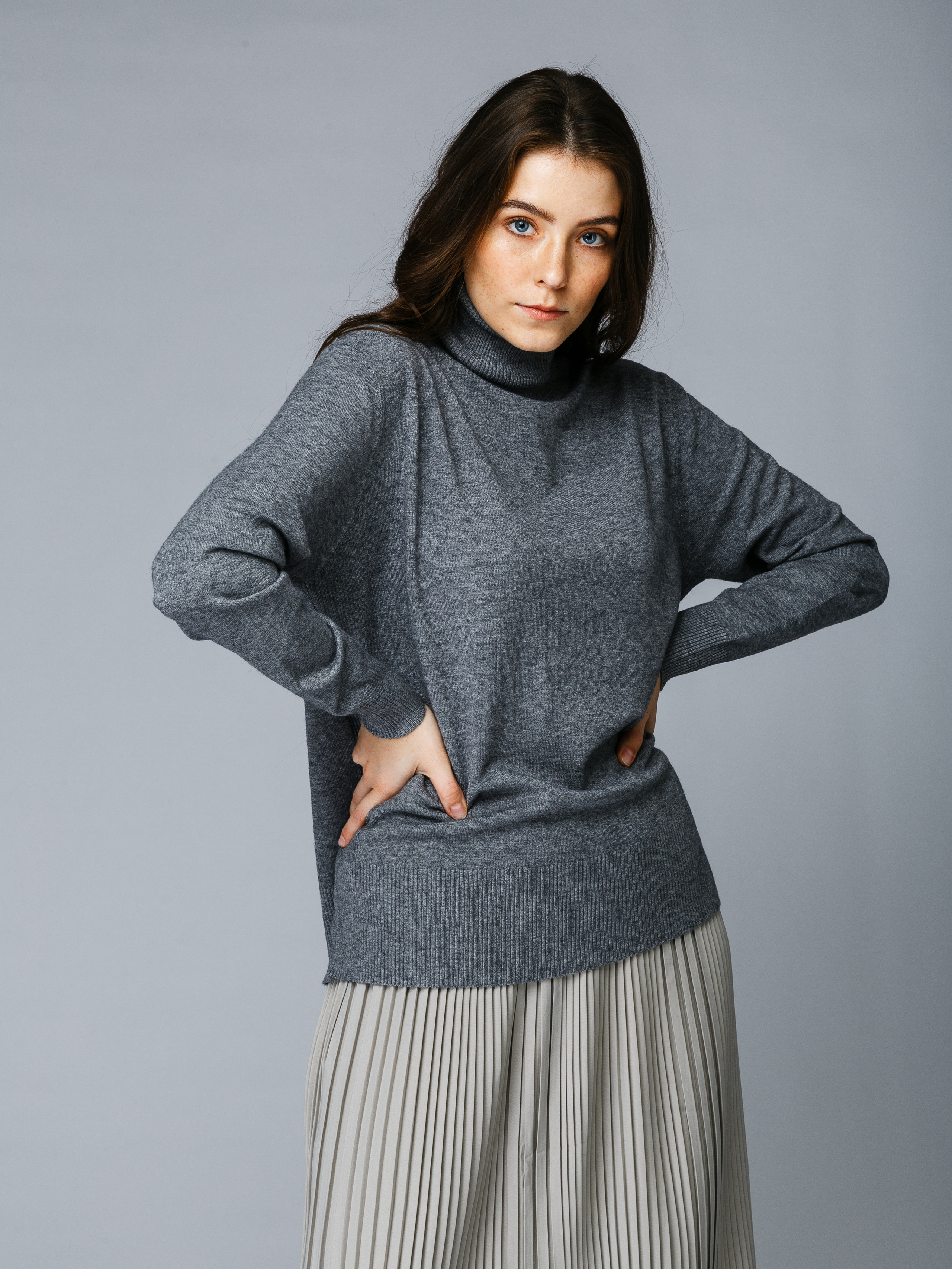 Профессиональный фотограф в Санкт-Петербурге. Студийная фотосъёмка одежды на моделях для каталогов, маркетплейсов, сайтов и печатной рекламной продукции. 