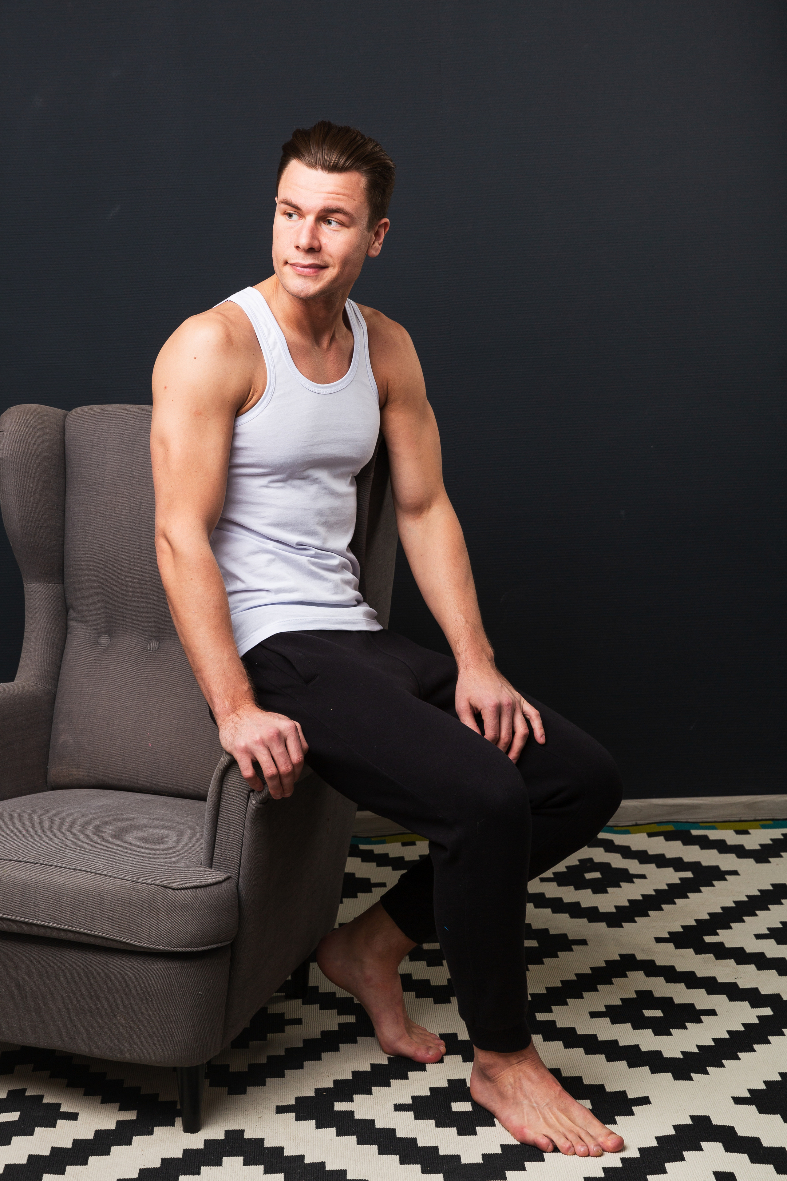 Фотосъёмка одежды для маркетплейсов, сайтов и соцсетей. Фото для каталога. Мужская одежда. Художественный портрет. Портфолио. Модельные тесты. Портретный фотограф Сергей Пушкин.  Портретная фотосессия. Профессиональный фотограф в Санкт-Петербурге. Студийная фотография. Выездная фотостудия. Студийная фотосесия.СПб. Portrait photographer in Saint-Petersburg, Russia. Фотосъемка для Ozon, wildberries. 