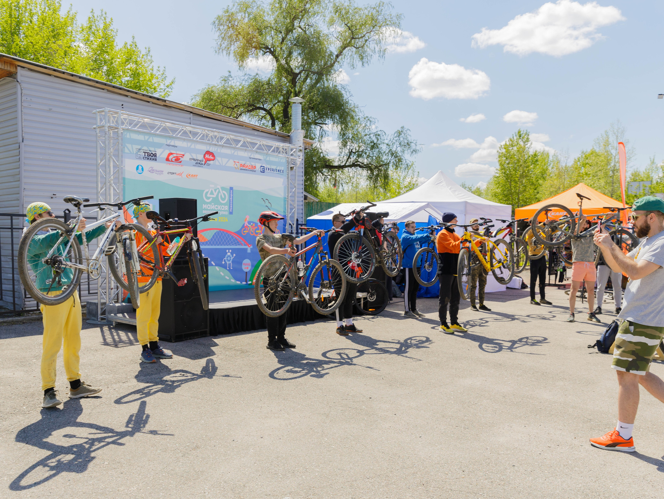 Майская велопрогулка. Репортажный фотограф в Новосибирске Алена Помазунова