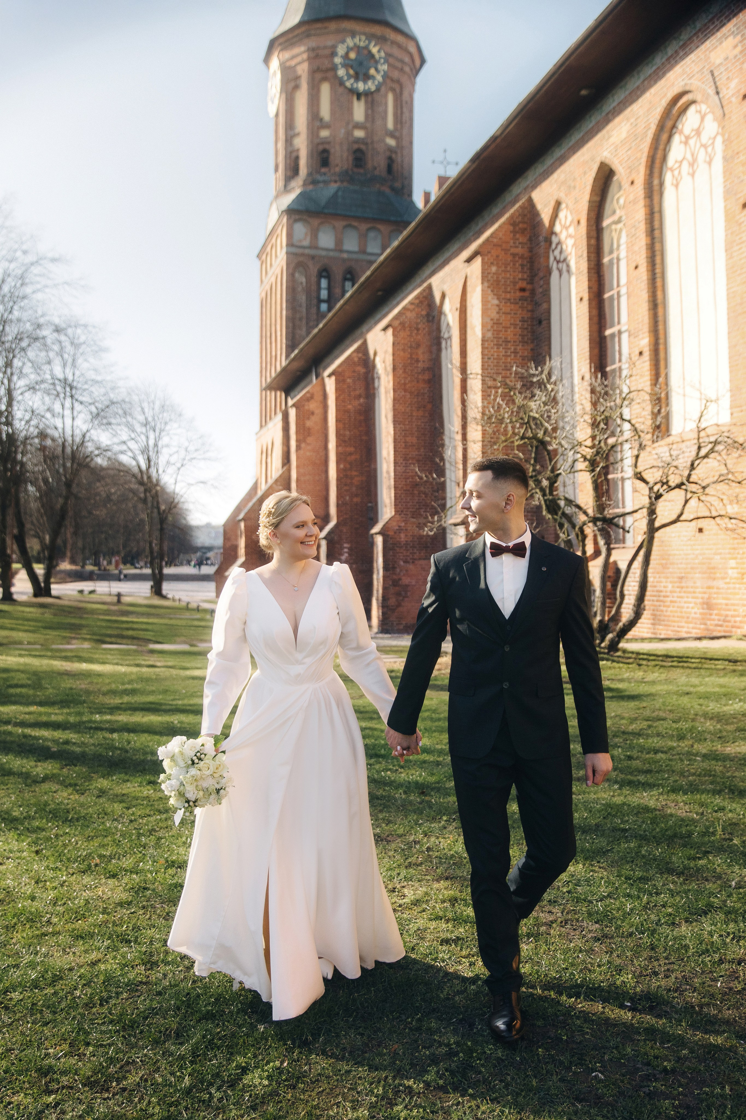 Свадебная фотосессия на закате на море. Свадебный фотограф в Калининграде Мария Ямышева